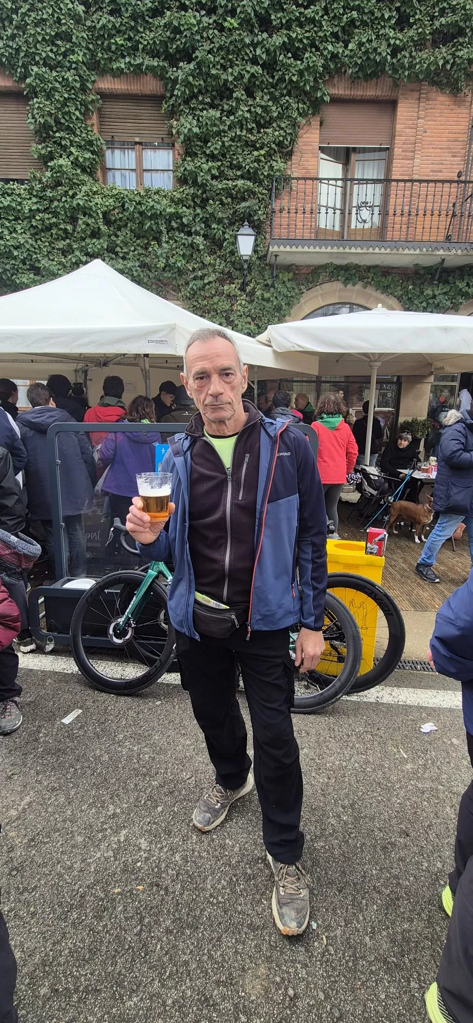  Javieres en el destino de la peregrinación al Castillo de Javier. Foto Juanlu Herrero