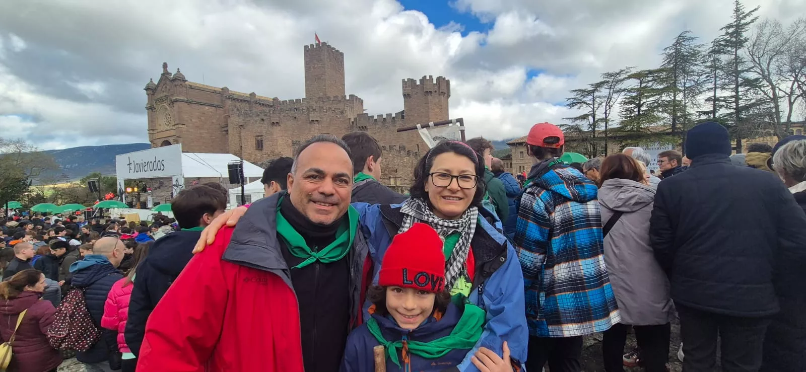  Javieres en el destino de la peregrinación al Castillo de Javier. Foto Juanlu Herrero