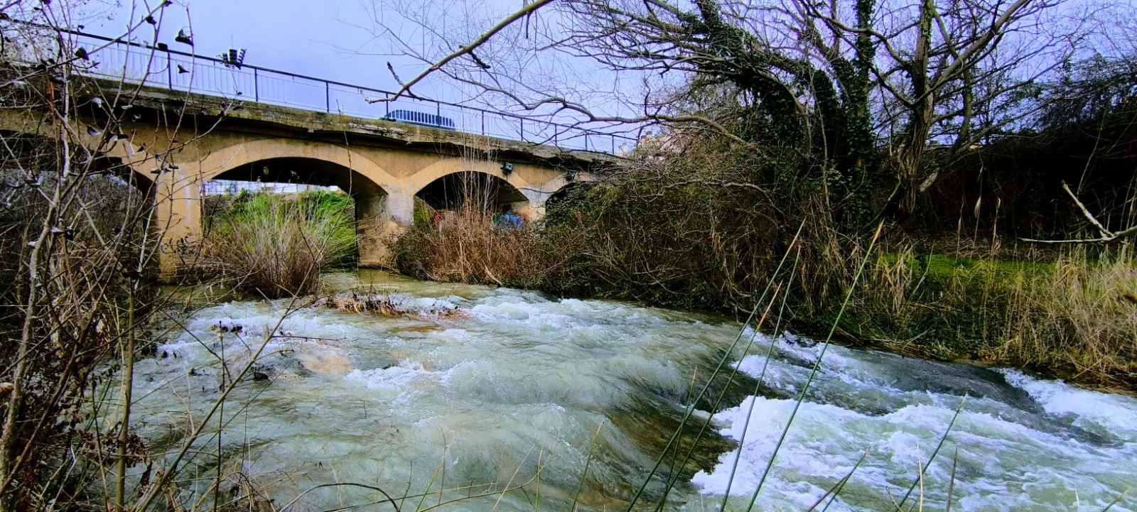 El río Isuela, a su paso por Tierz. Foto Joaquín Santafé