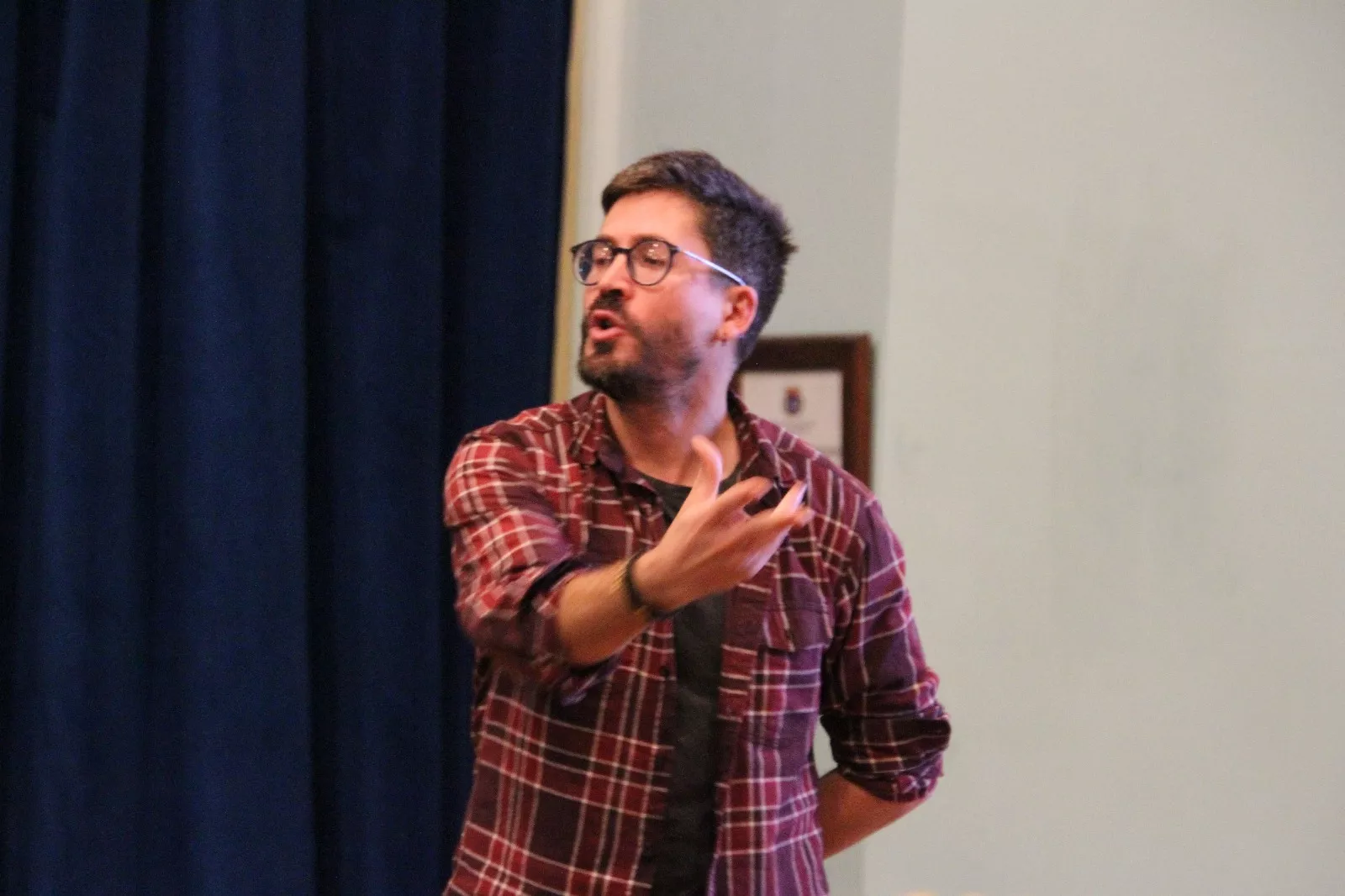 Conferencia impartida por Gabriel de la Mora en Huesca. Foto Carlos Neofato