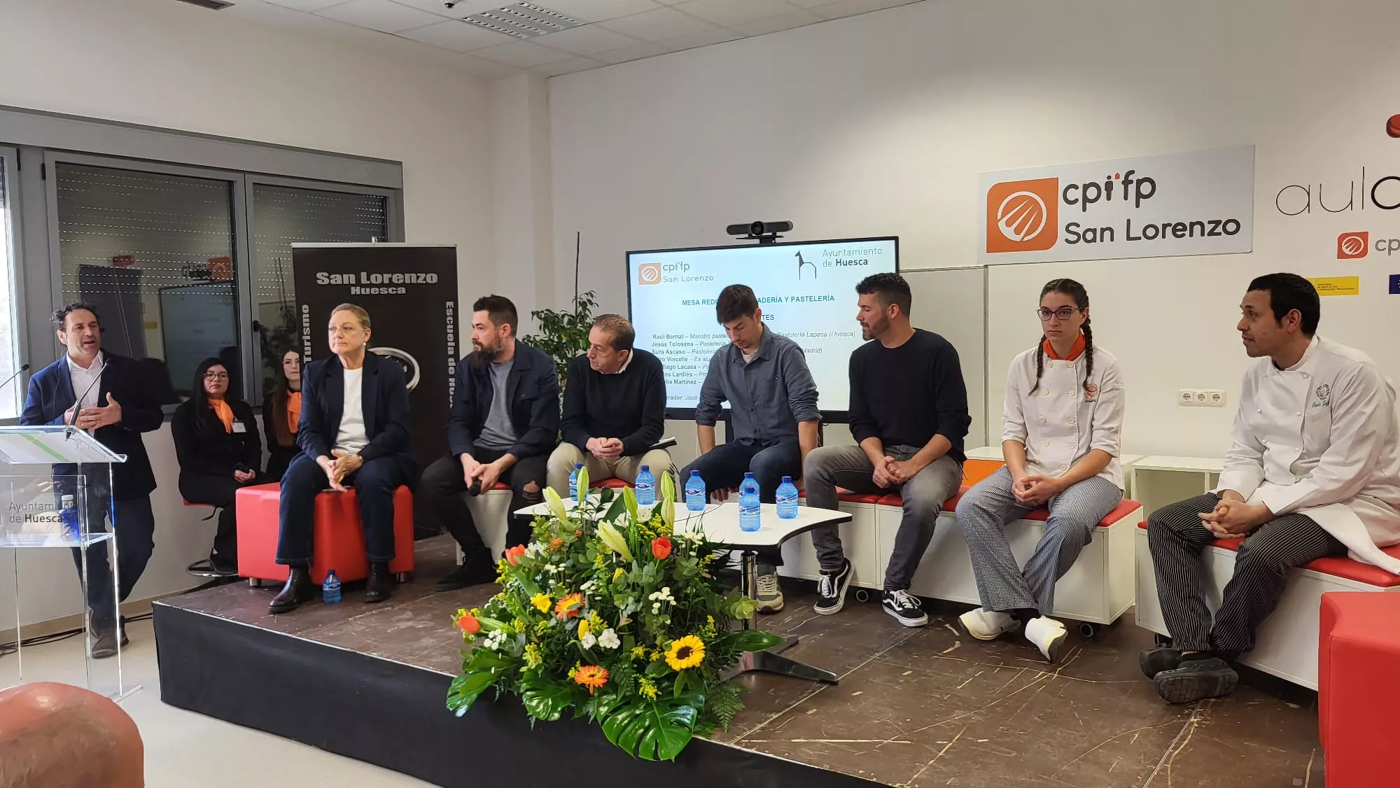Mesa redonda sobre panadería-pastelería en la I Jornada sobre los cambios de la FP en Hostelería y Turismo en la Escuela San Lorenzo