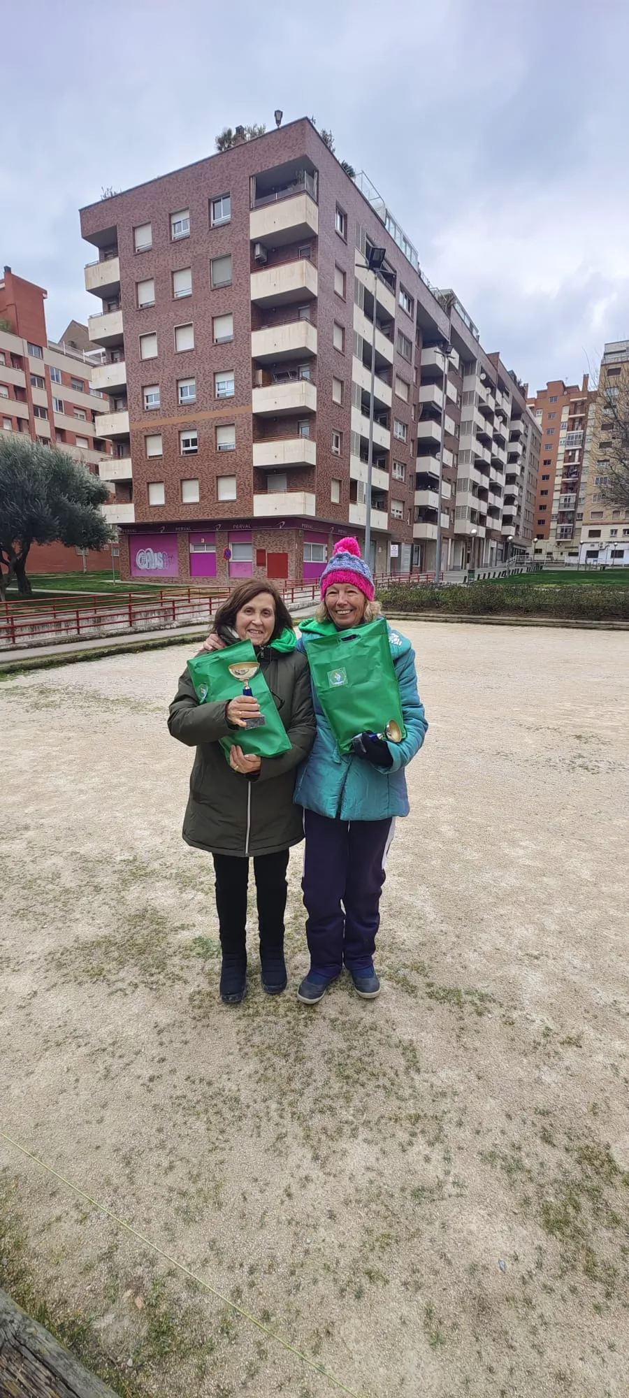 Tercer clasificado Lourdes Lalana y Carmen Cáceres
