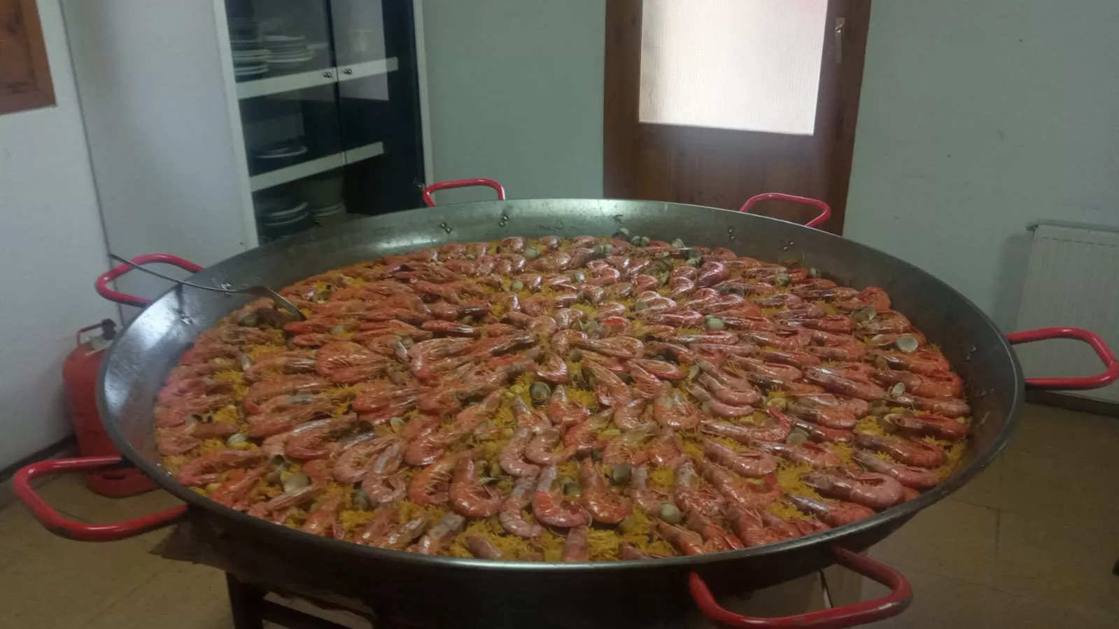 Comida benéfica en Biscarrués para arreglar las campanas de la iglesia del pueblo