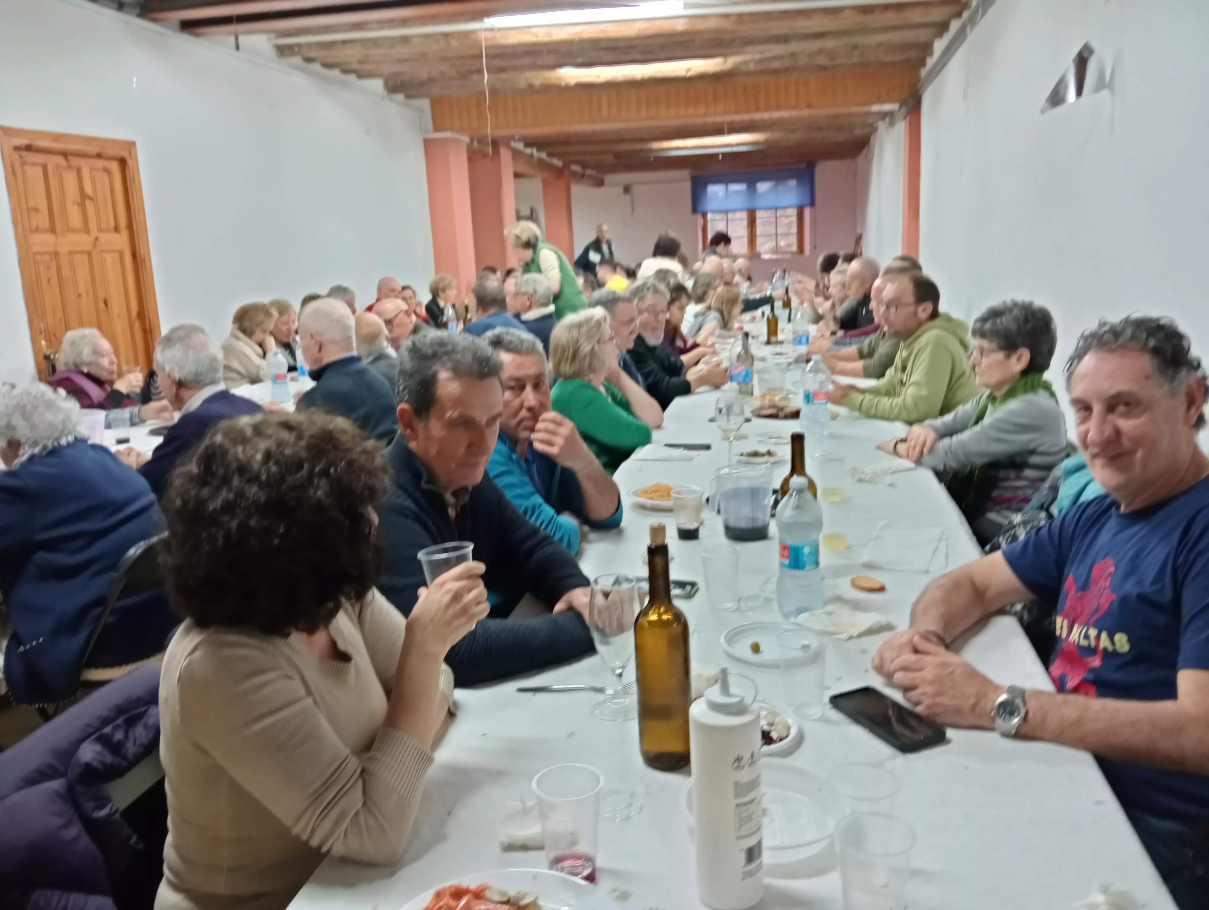 Comida benéfica en Biscarrués para arreglar las campanas de la iglesia del pueblo