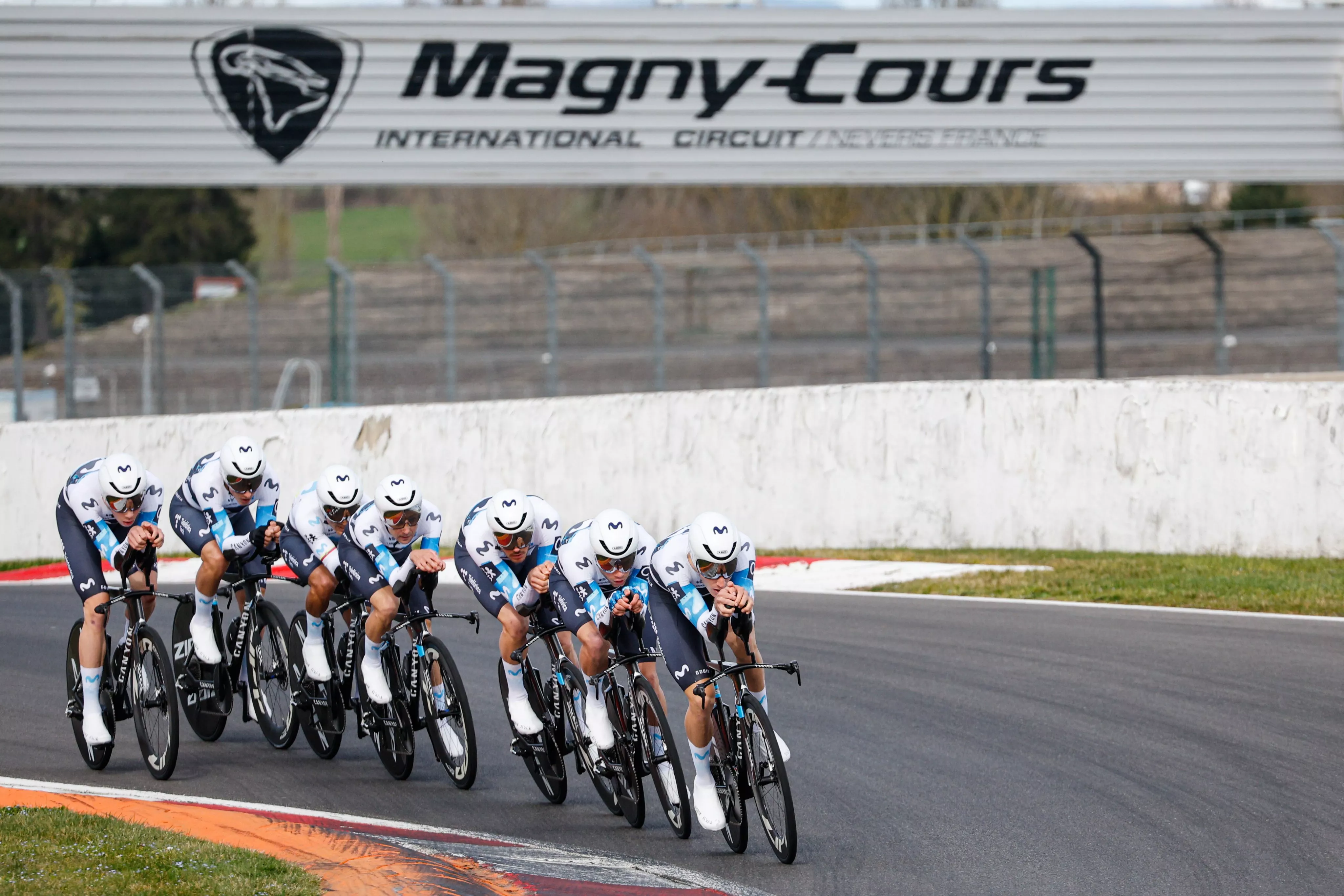 Movistar, en la contrarreloj de este martes en la París-Niza. Foto: SprintCycling/Movistar Team