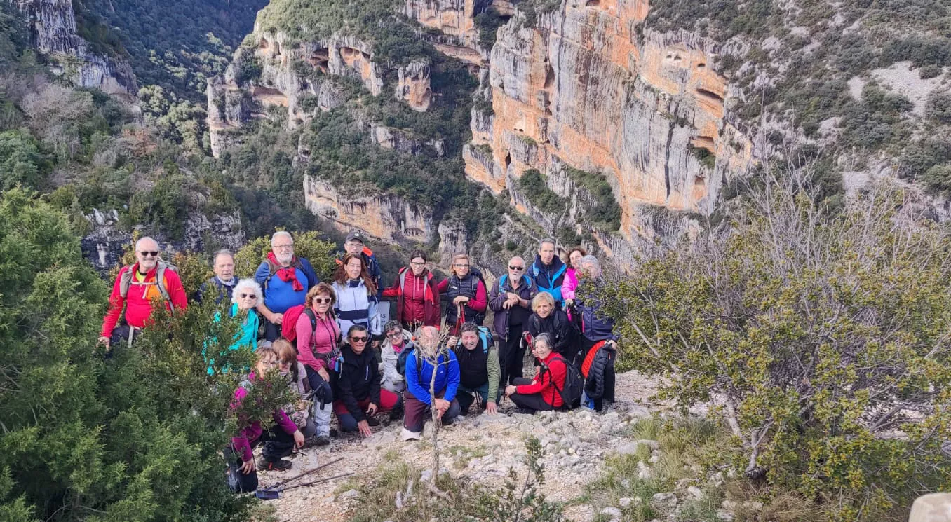 Parte del grupo en el mirador natural del río Vero. Foto Pedro Ayuso