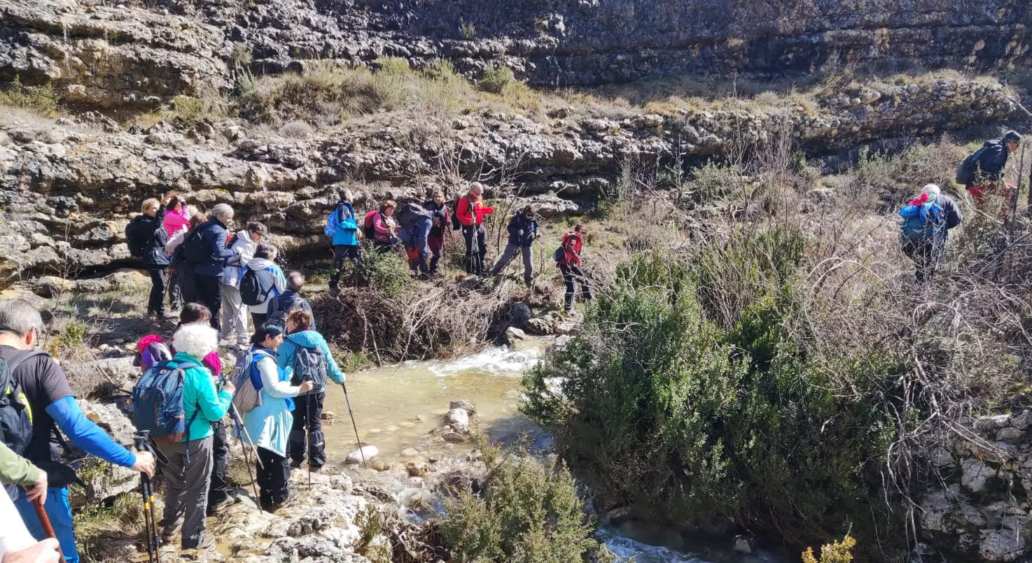 Cruzando el barranco de Argatín. Foto Pedro Ayuso