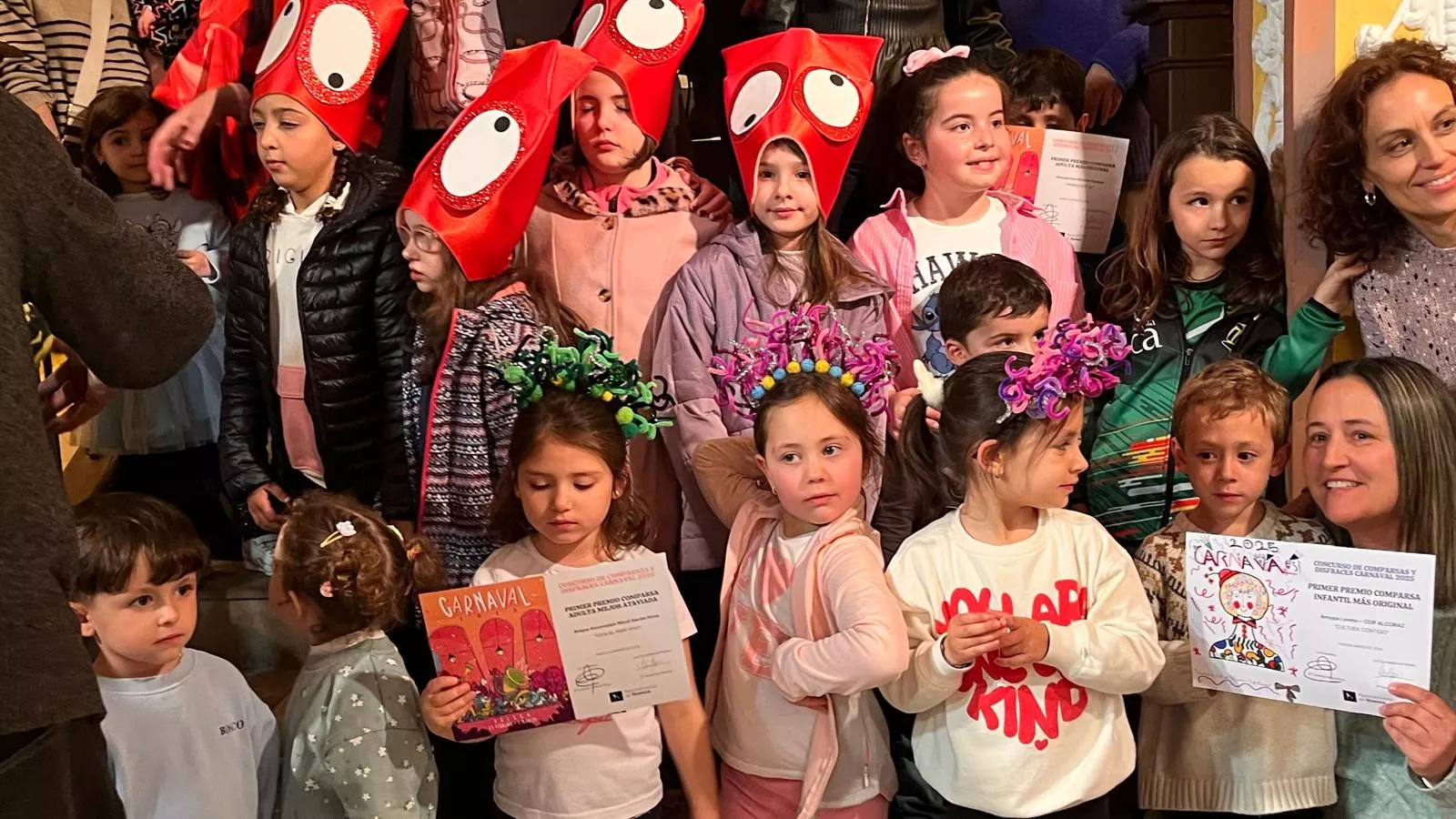 Acto de entrega de los premios del concurso de disfraces y comparsas de Carnaval 2025 de Huesca. Foto Mercedes Manterola