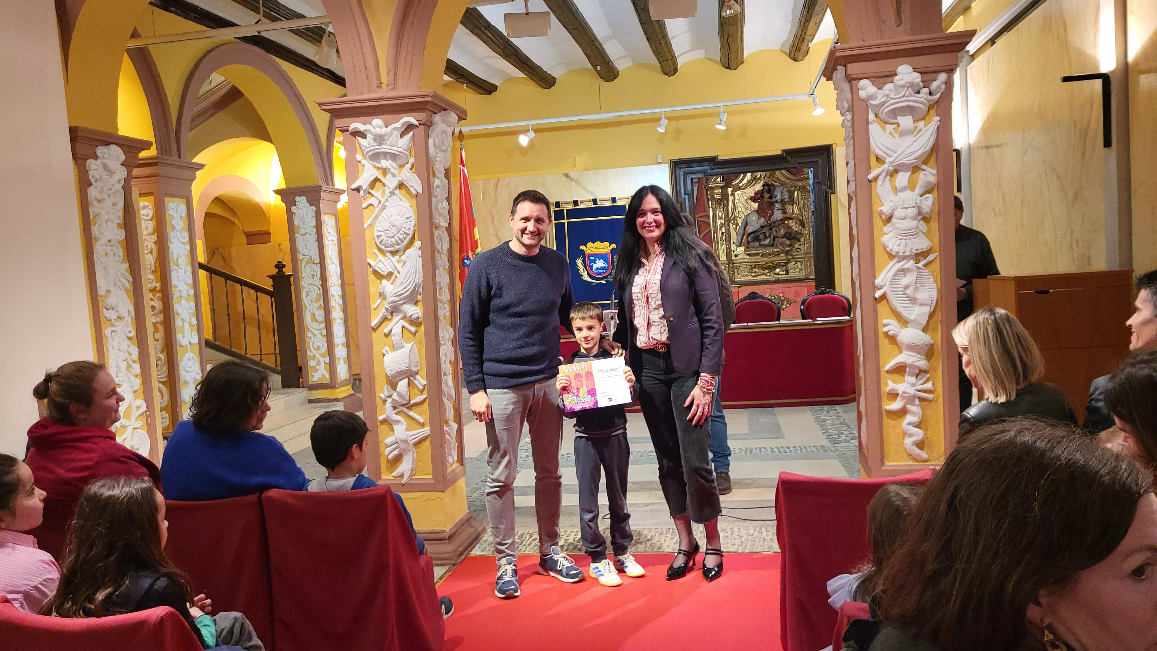 Acto de entrega de los premios del concurso de disfraces y comparsas de Carnaval 2025 de Huesca. Foto Mercedes Manterola