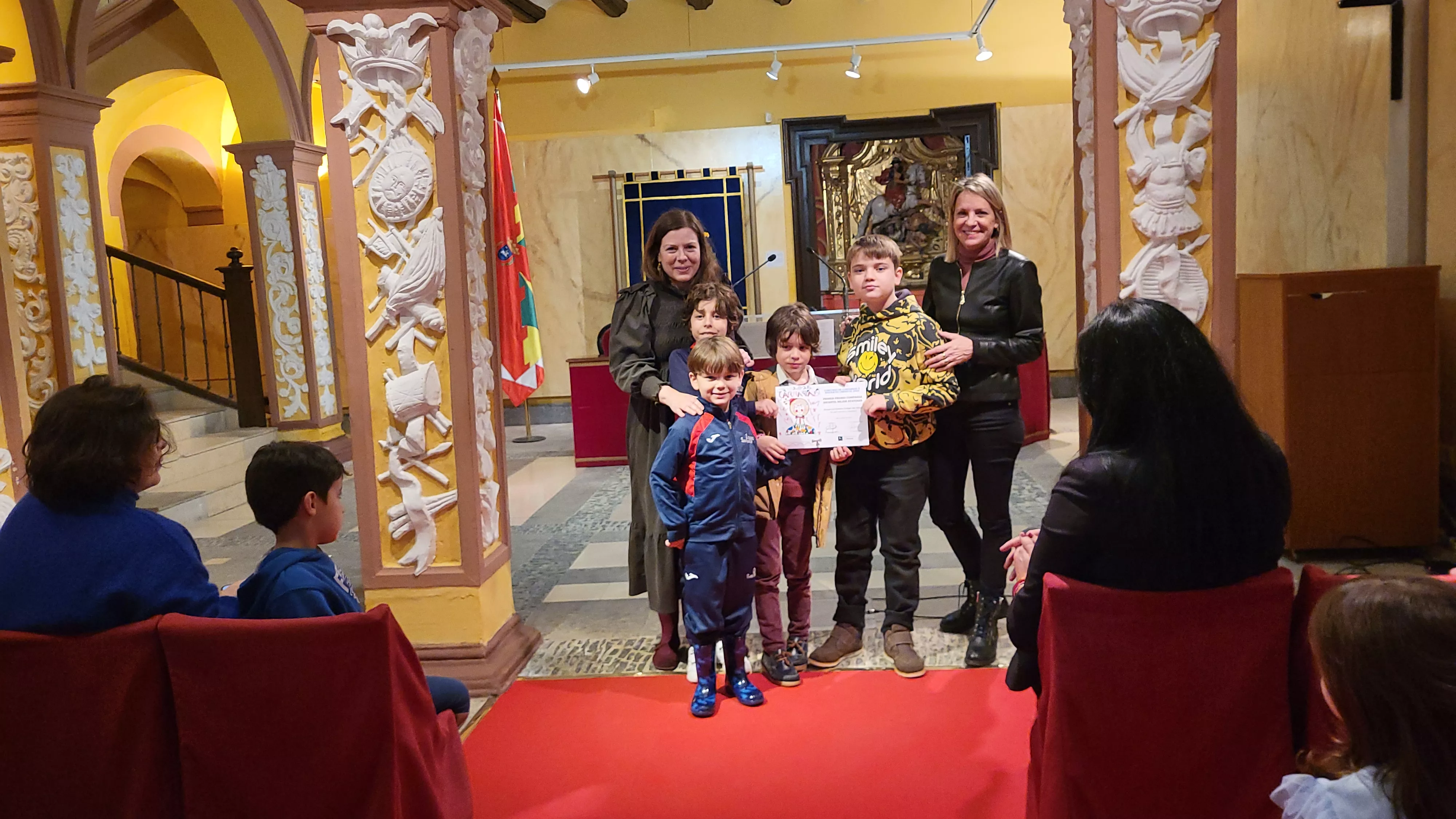 Acto de entrega de los premios del concurso de disfraces y comparsas de Carnaval 2025 de Huesca. Foto Mercedes Manterola