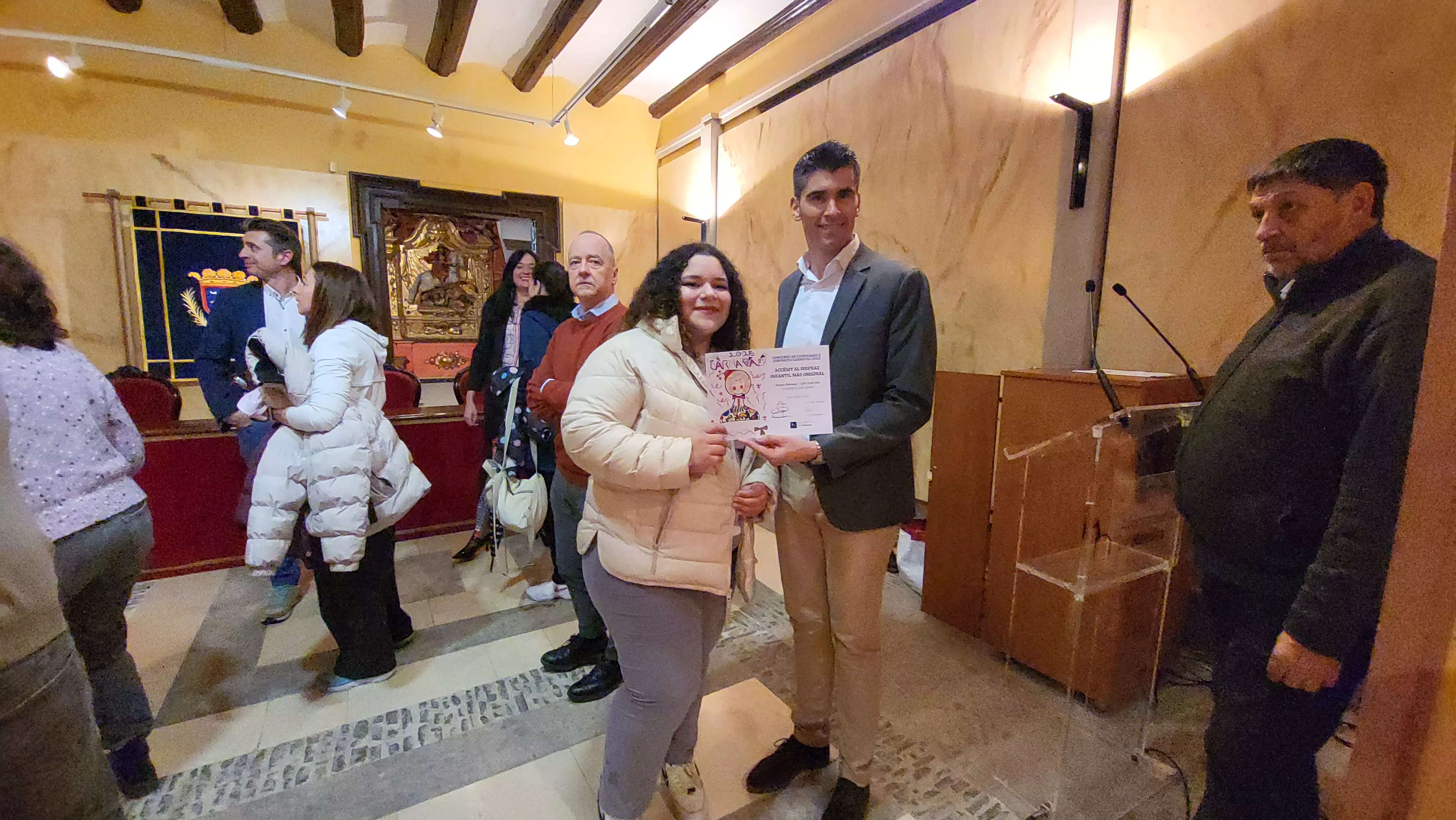 Acto de entrega de los premios del concurso de disfraces y comparsas de Carnaval 2025 de Huesca. Foto Mercedes Manterola