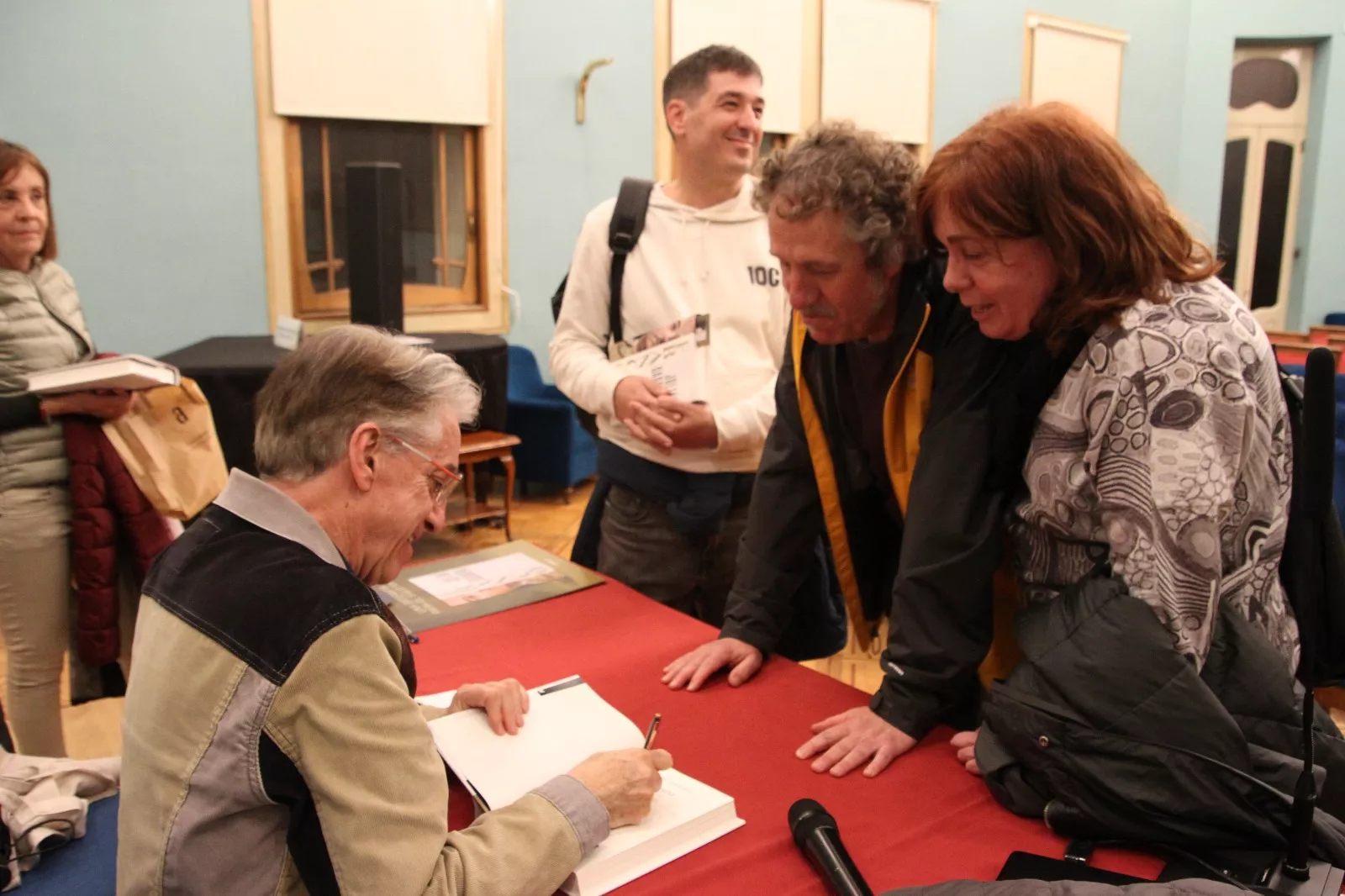 Julián Casanova presenta su libro "Franco" en Huesca. Foto Carlos Neofato