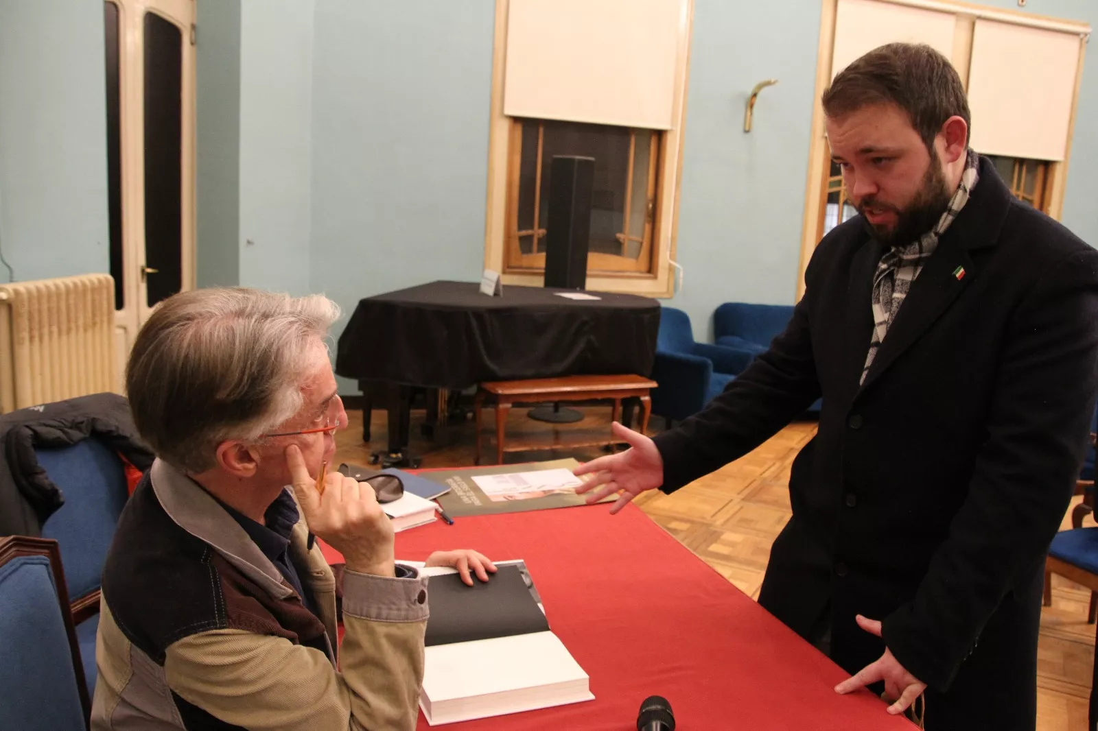 Julián Casanova presenta su libro "Franco" en Huesca. Foto Carlos Neofato