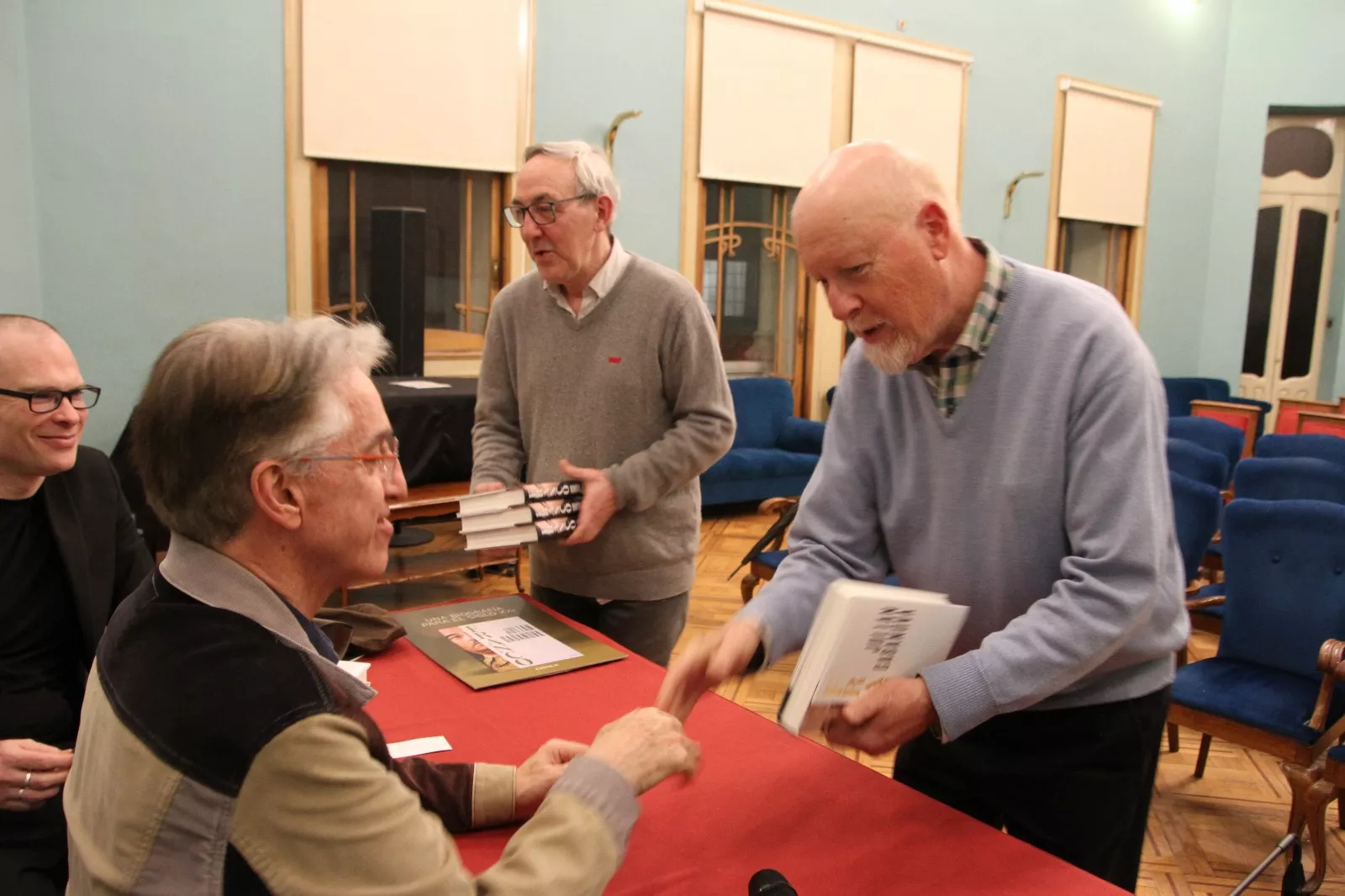 Julián Casanova presenta su libro "Franco" en Huesca. Foto Carlos Neofato