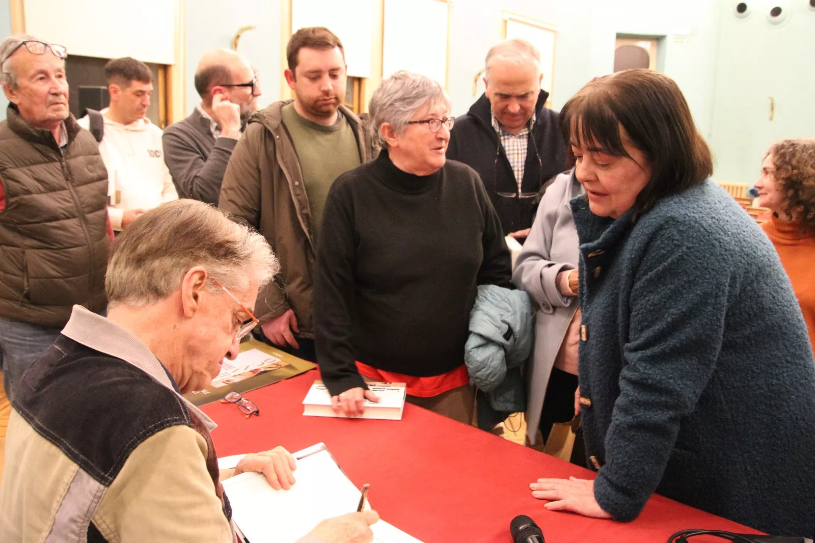 Julián Casanova presenta su libro "Franco" en Huesca. Foto Carlos Neofato