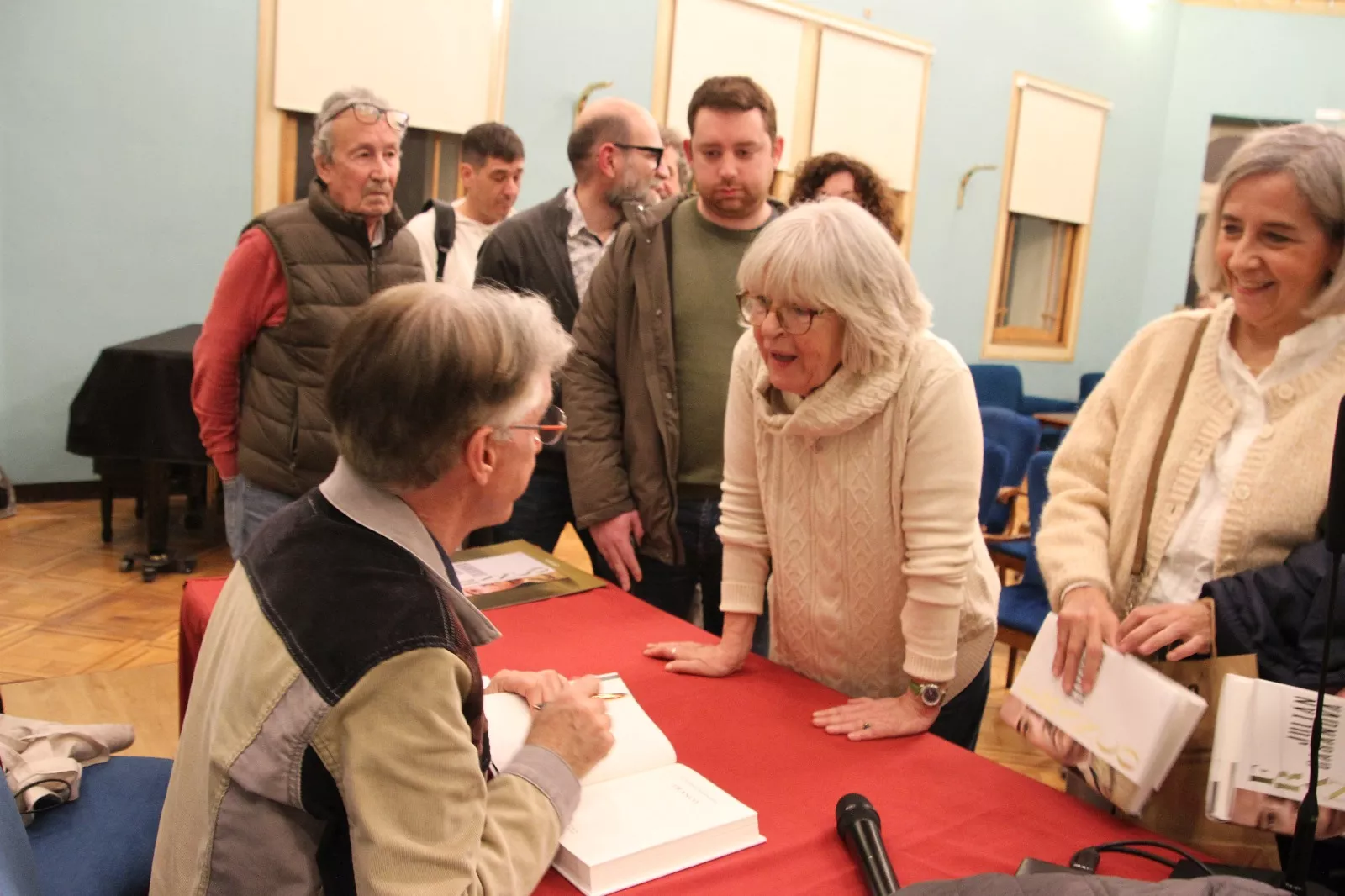Julián Casanova presenta su libro "Franco" en Huesca. Foto Carlos Neofato