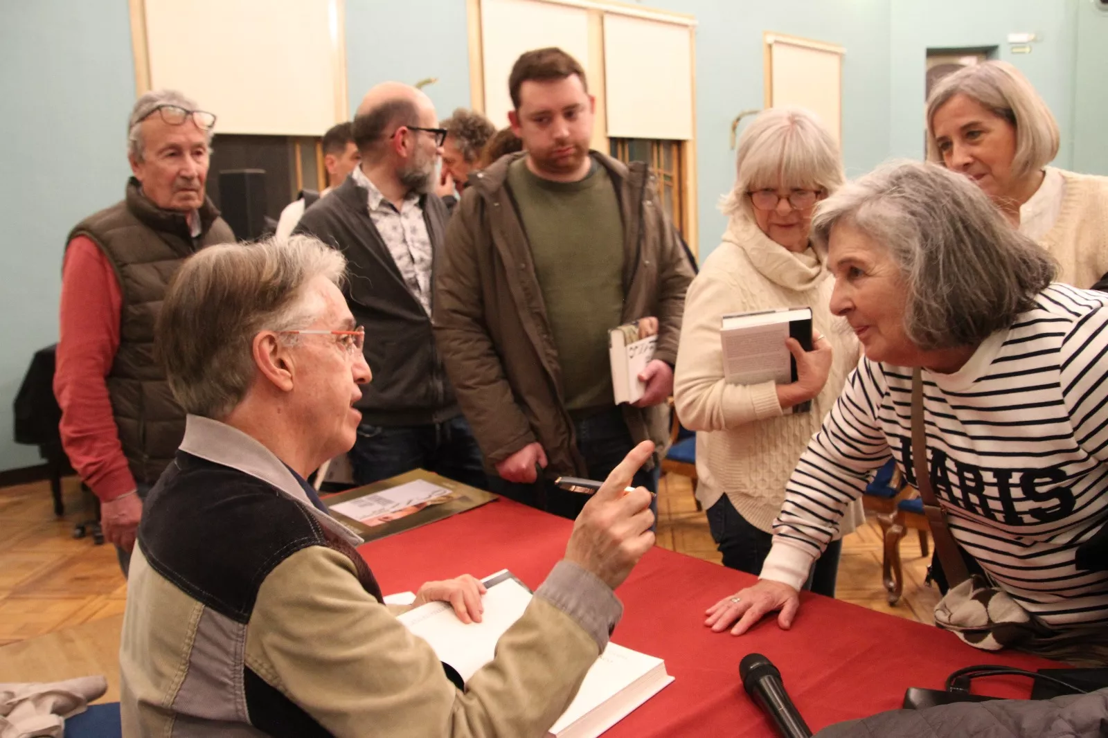 Julián Casanova presenta su libro "Franco" en Huesca. Foto Carlos Neofato