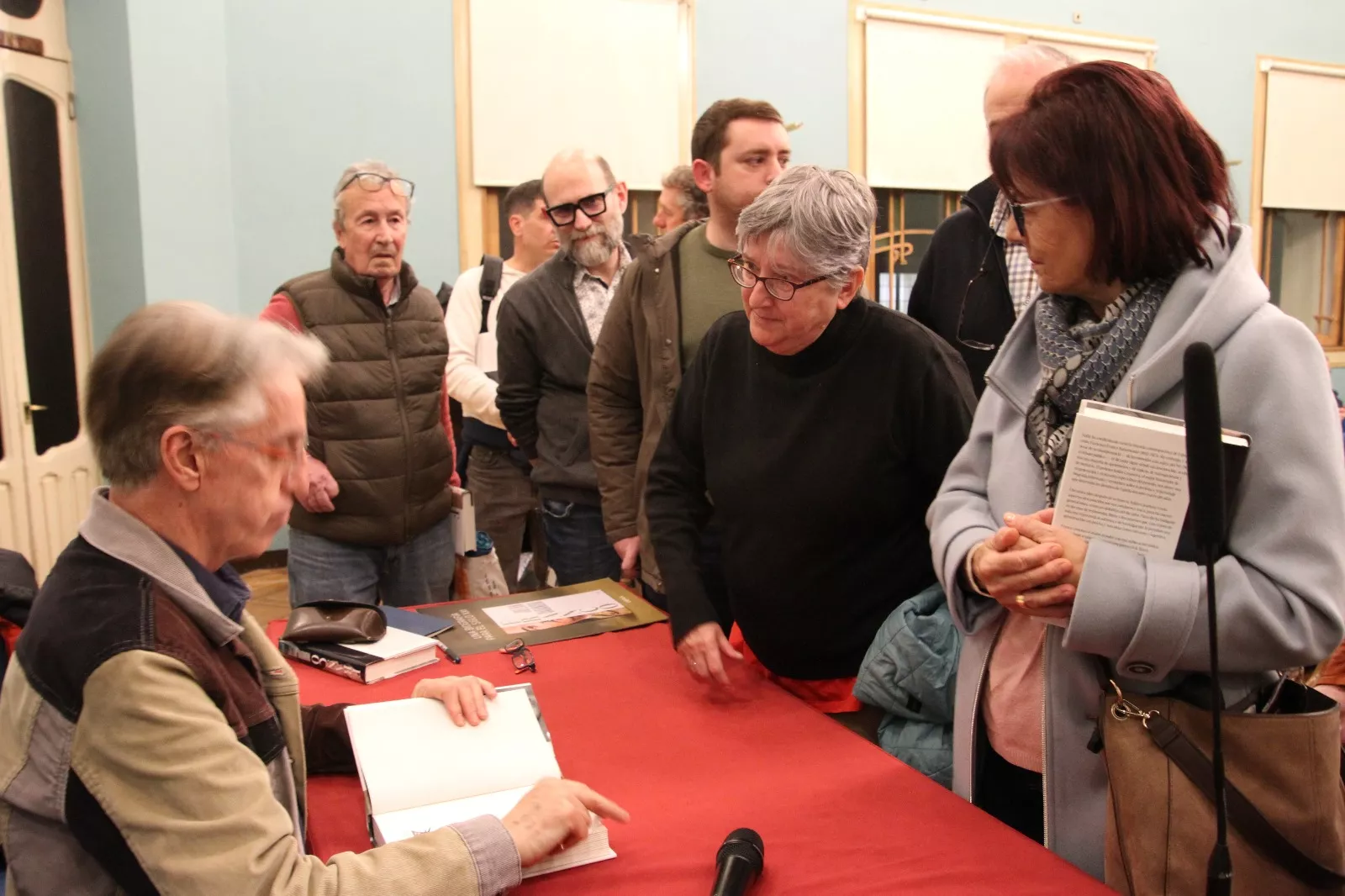 Julián Casanova presenta su libro "Franco" en Huesca. Foto Carlos Neofato