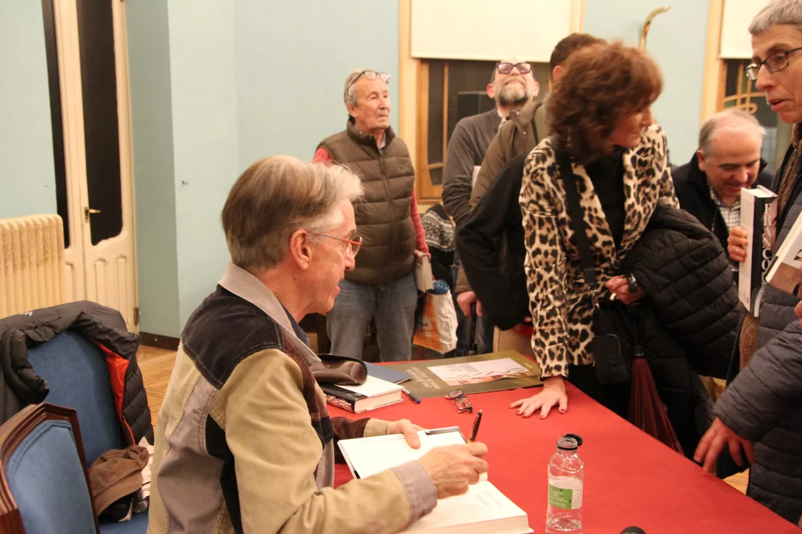 Julián Casanova presenta su libro "Franco" en Huesca. Foto Carlos Neofato