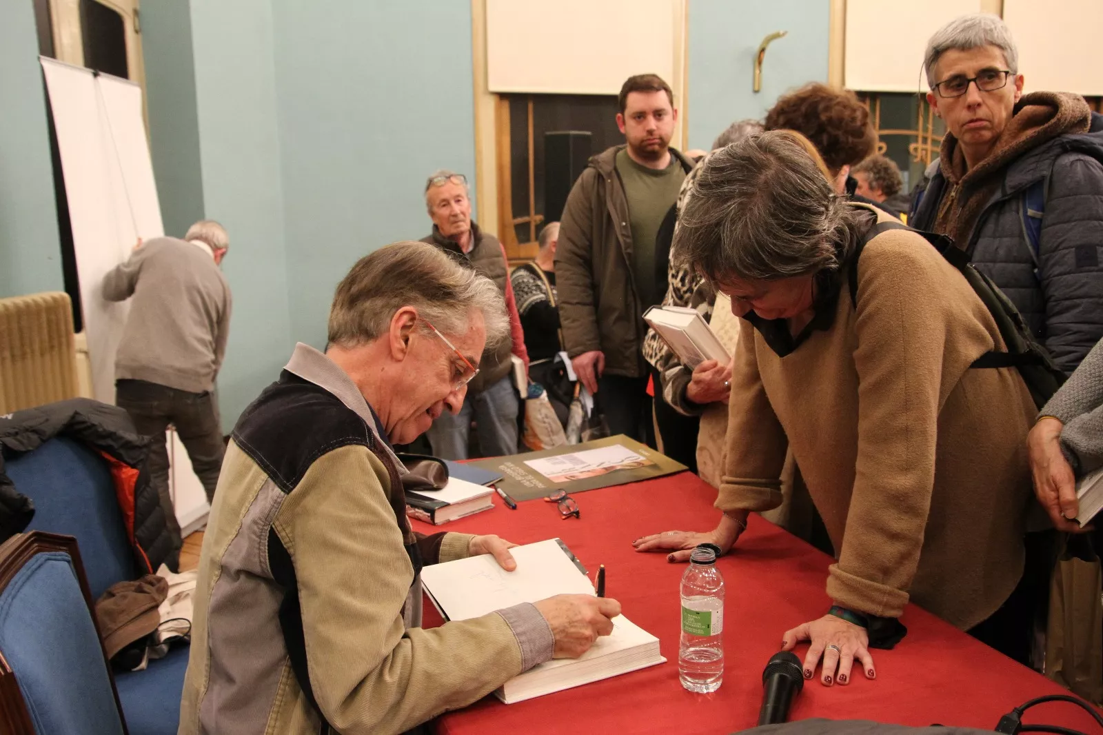 Julián Casanova presenta su libro "Franco" en Huesca. Foto Carlos Neofato