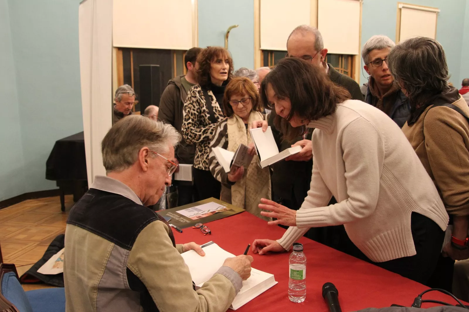 Julián Casanova presenta su libro "Franco" en Huesca. Foto Carlos Neofato