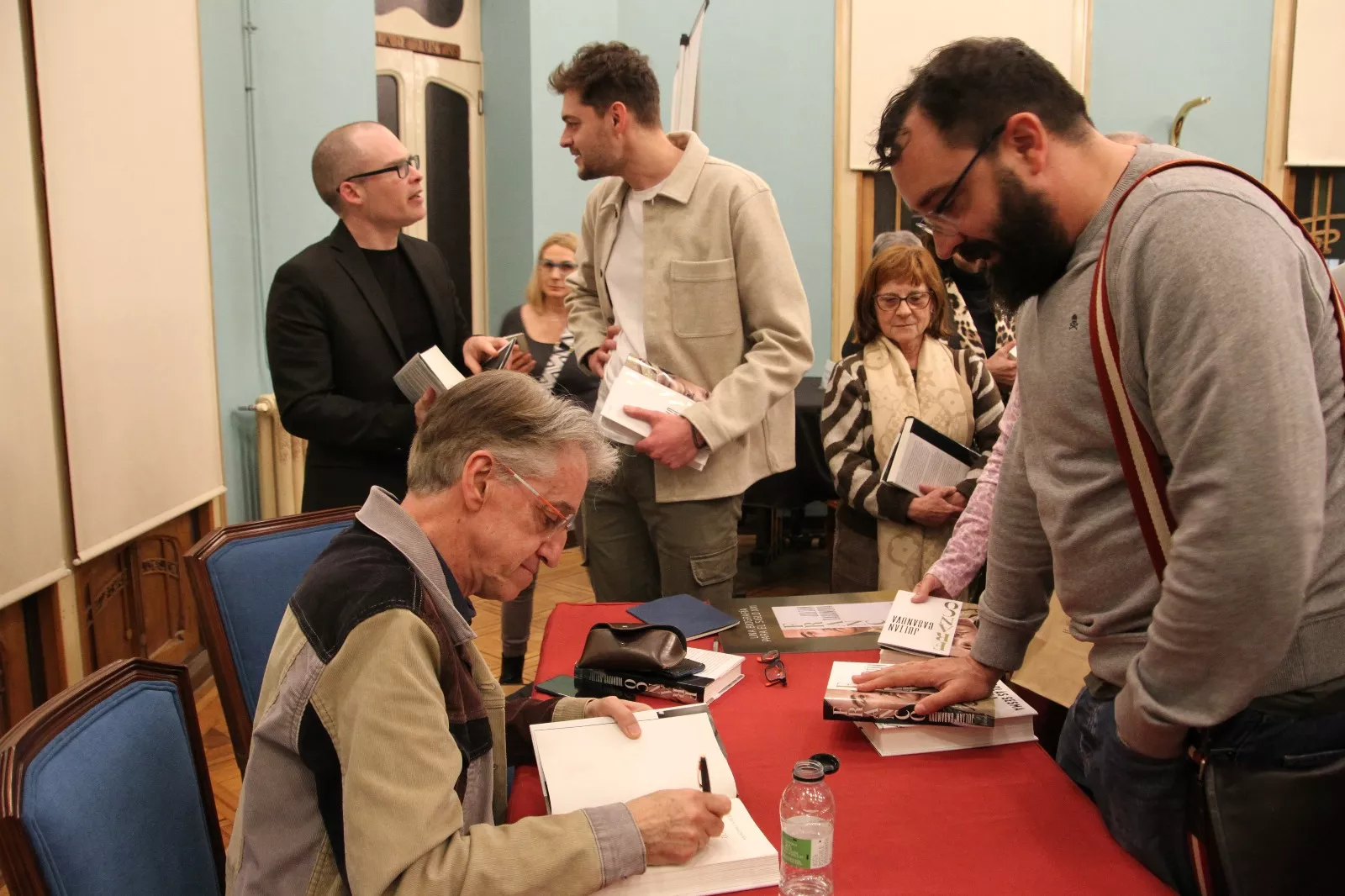 Julián Casanova presenta su libro "Franco" en Huesca. Foto Carlos Neofato