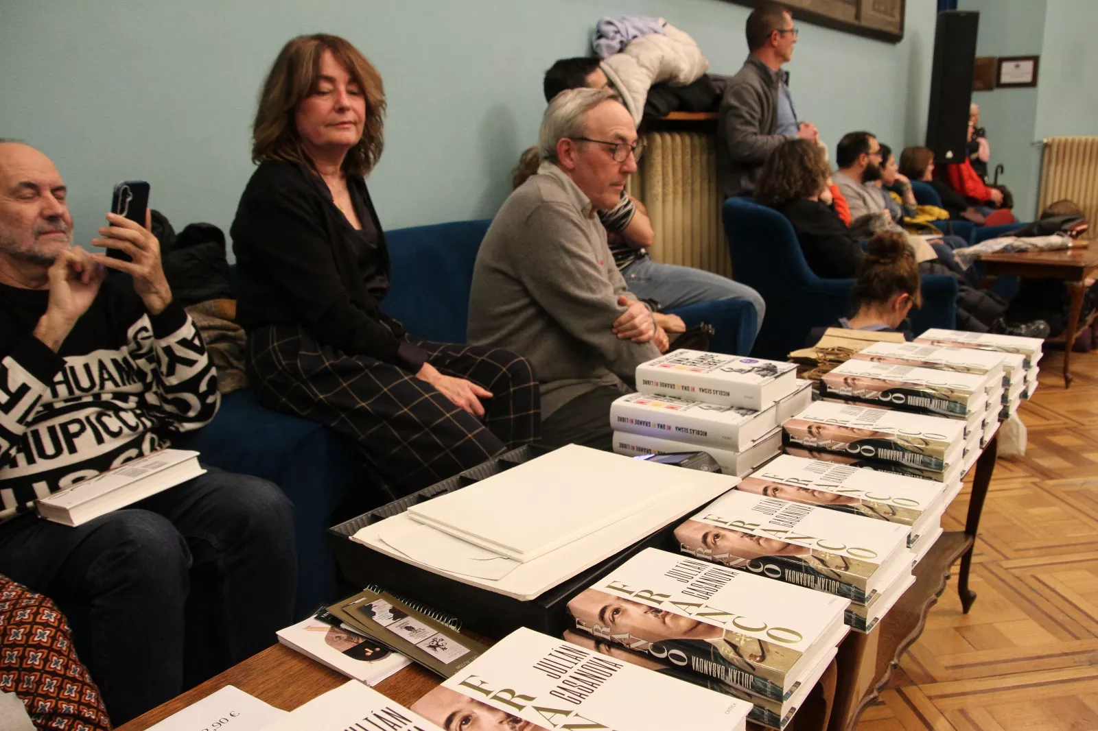 Julián Casanova presenta su libro "Franco" en Huesca. Foto Carlos Neofato