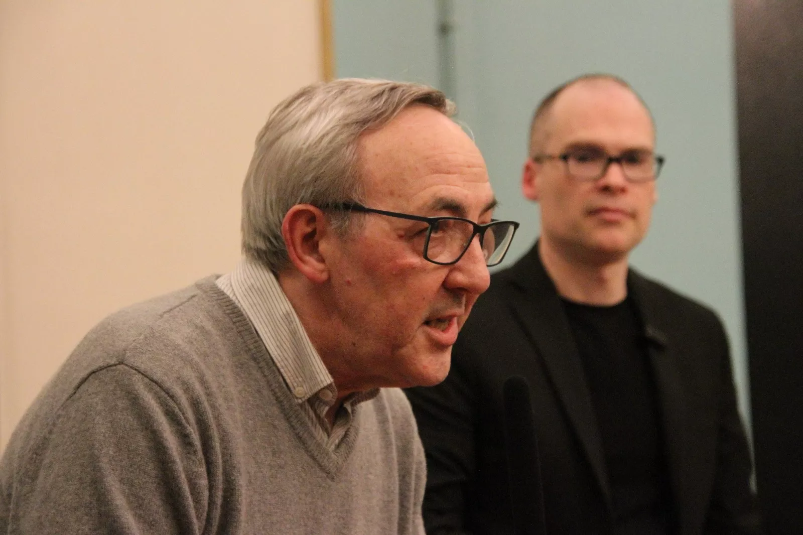 Julián Casanova presenta su libro "Franco" en Huesca. Foto Carlos Neofato