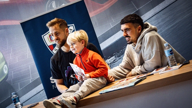 Gl3XrYCWYAAL7RW Gl3XrYCWYAAL7RW