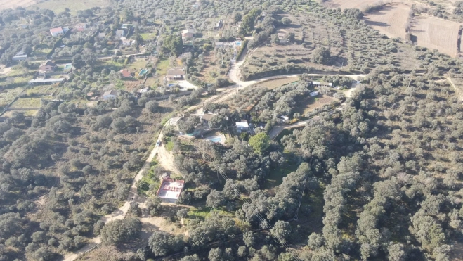 Trabajo de la unidad de drones de la Policía Local de Barbastro en el extrarradio de la ciudad. Trabajo de la unidad de drones de la Policía Local de Barbastro en el extrarradio de la ciudad.
