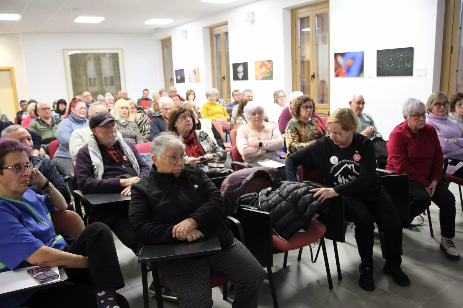 Charla de Antonio Matinero en la Uned de Sabiñánigo. Foto Carlos Neofato