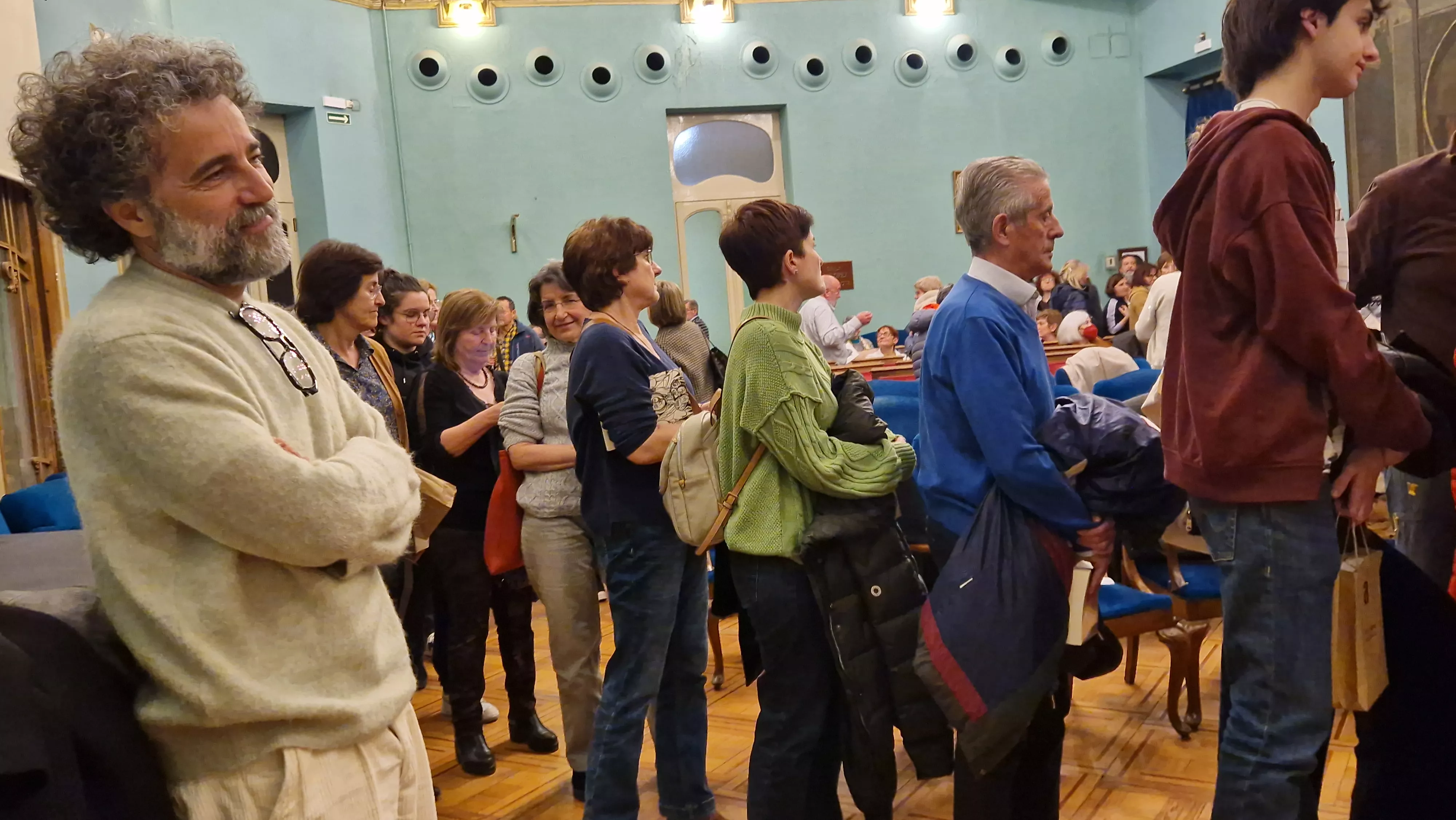 David Uclés, firmando ejemplares. Foto Myriam Martínez