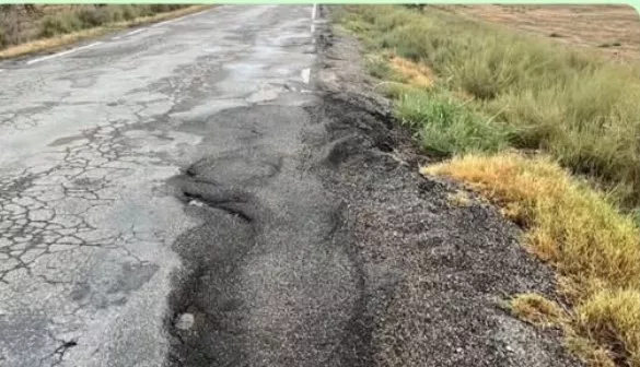 Carretera entre Albalate de Cinca y Esplús
