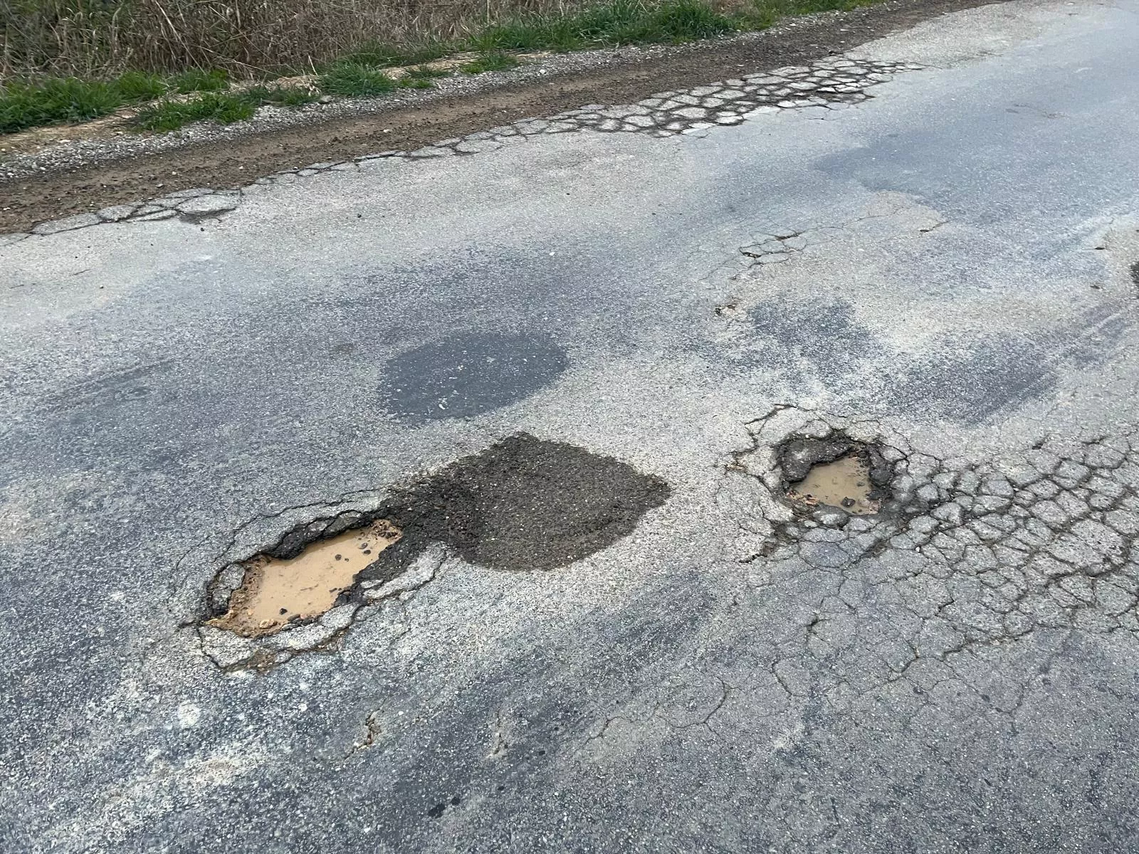 Carretera entre Albalate de Cinca y Esplús