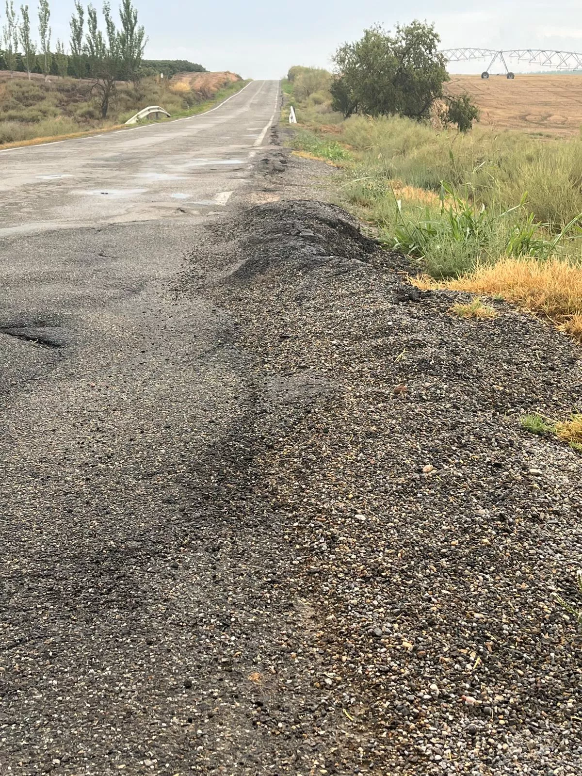 Carretera entre Albalate de Cinca y Esplús