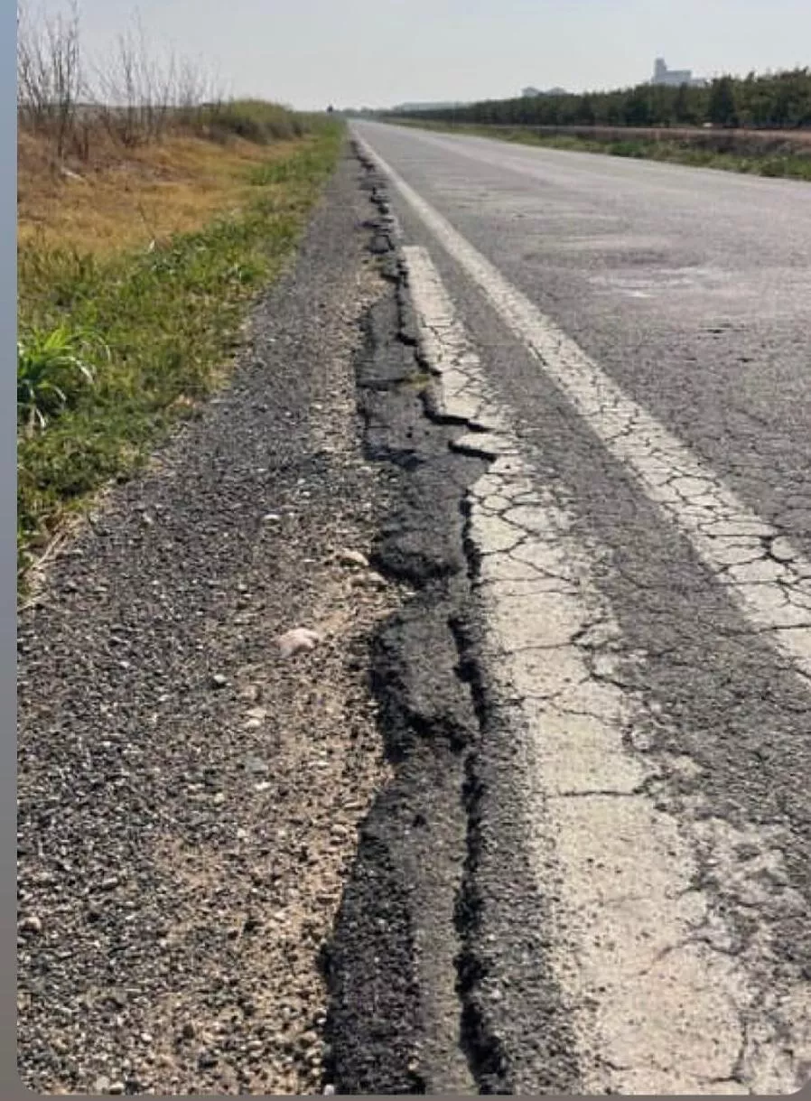 Carretera entre Albalate de Cinca y Esplús