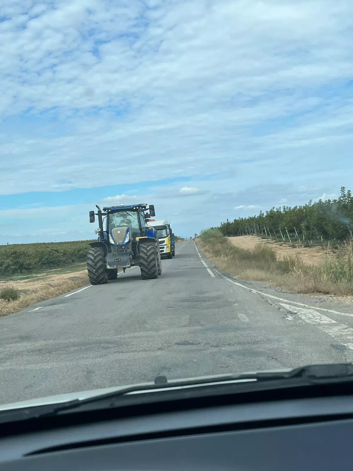 Carretera entre Albalate de Cinca y Esplús