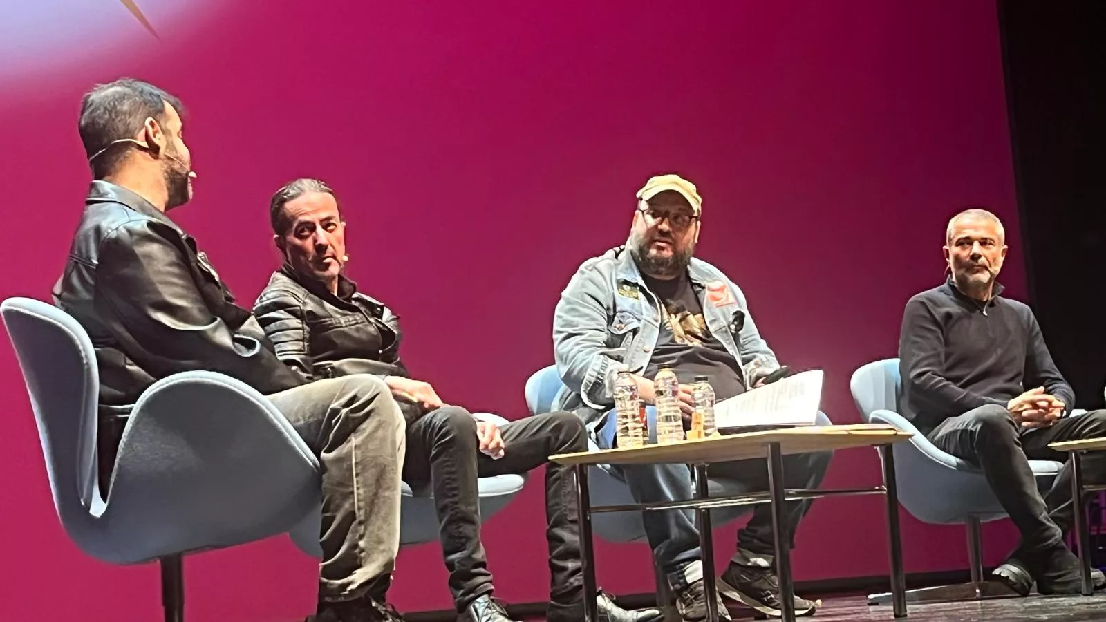 Mesa redonda sobre la historia de Héroes del Silencio en el Cosmos Festival 2025. Foto Mercedes Manterola