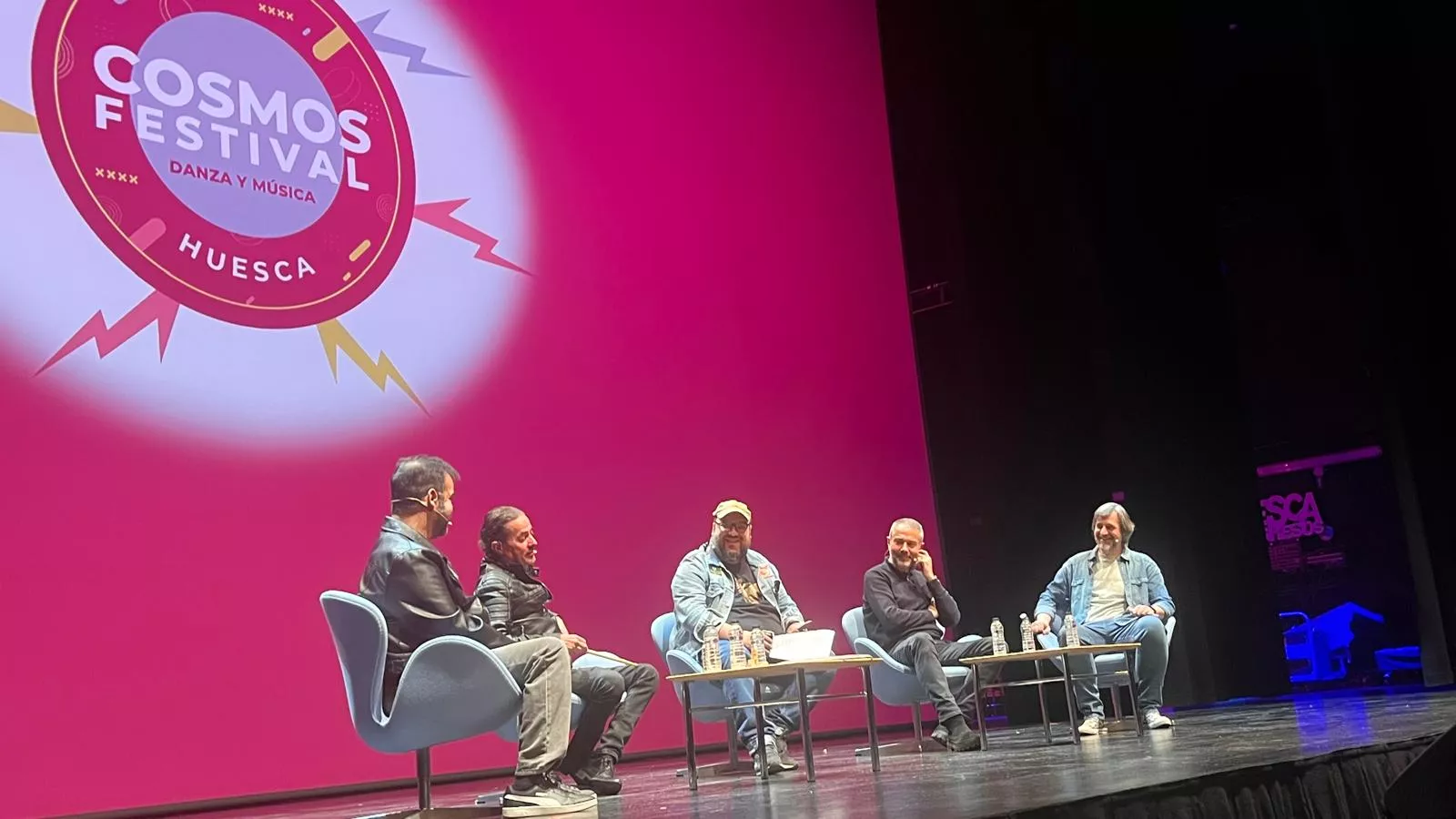Mesa redonda sobre la historia de Héroes del Silencio en el Cosmos Festival 2025. Foto Mercedes Manterola