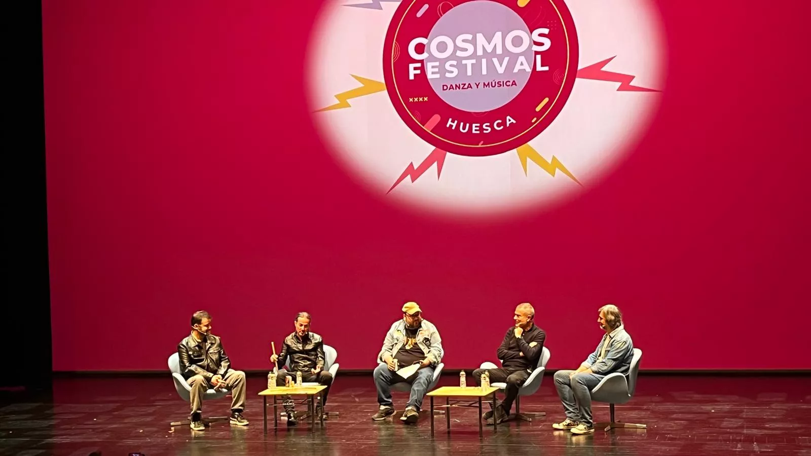 Mesa redonda sobre la historia de Héroes del Silencio en el Cosmos Festival 2025. Foto Mercedes Manterola