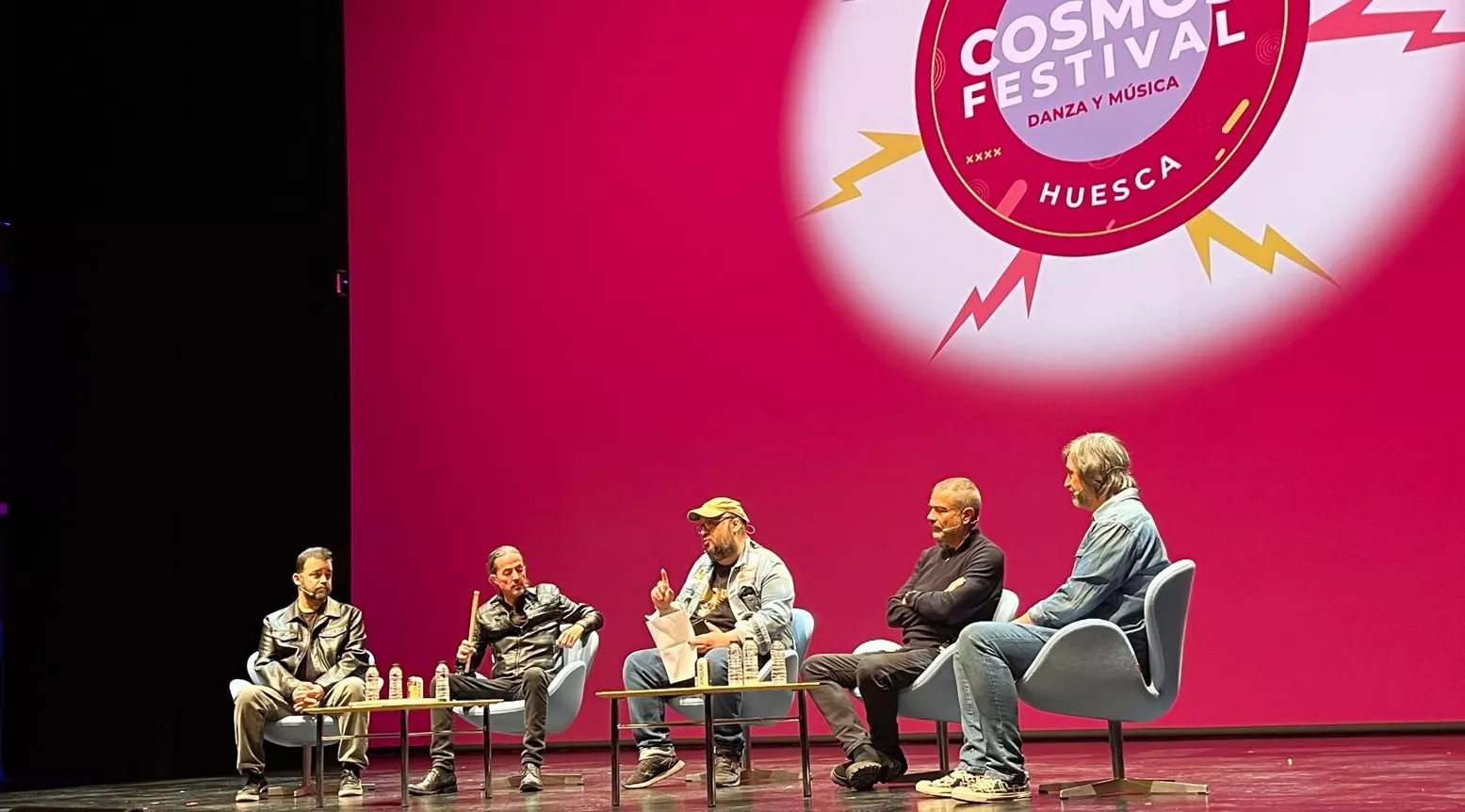 Mesa redonda sobre la historia de Héroes del Silencio en el Cosmos Festival 2025. Foto Mercedes Manterola