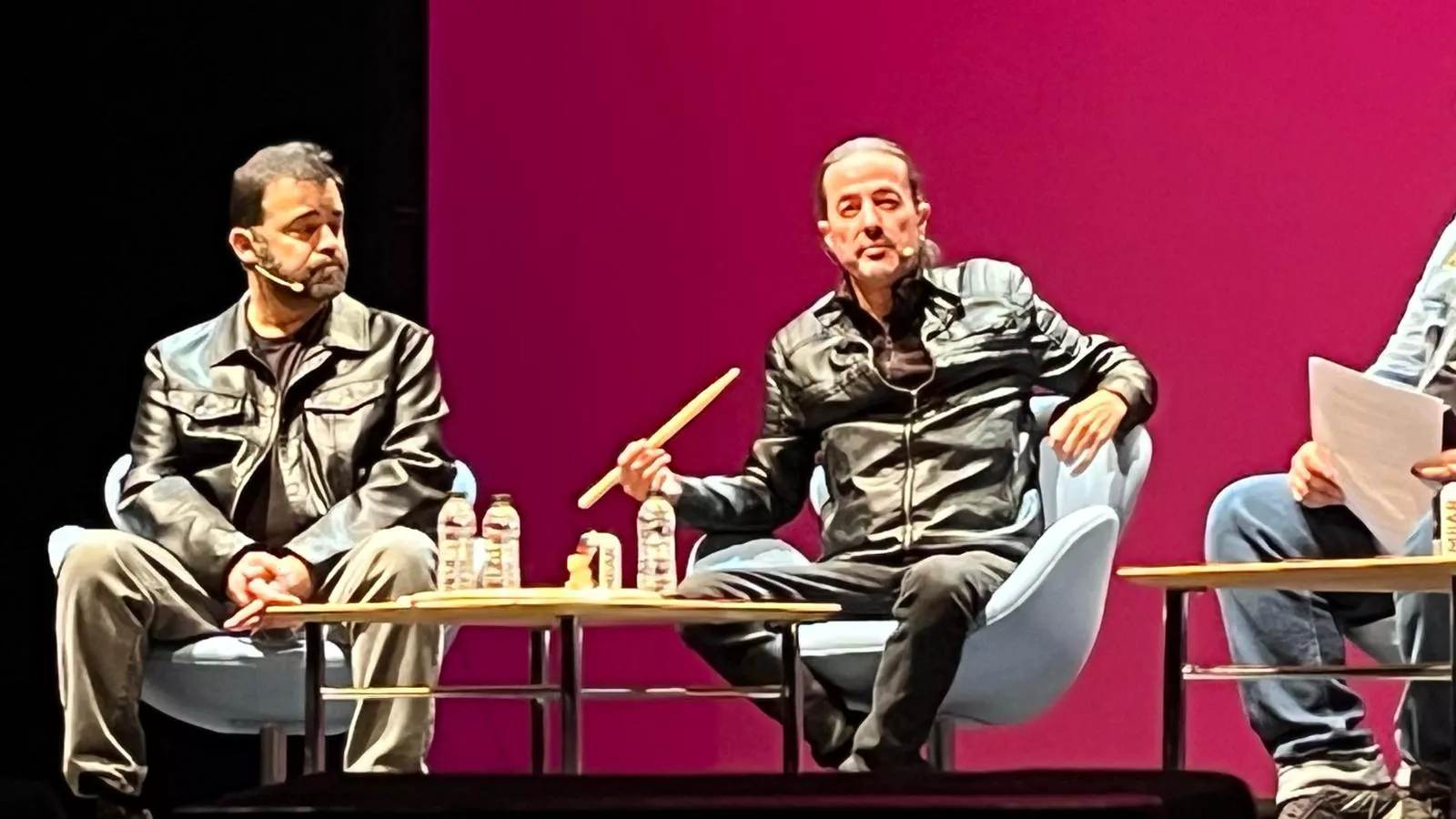 Mesa redonda sobre la historia de Héroes del Silencio en el Cosmos Festival 2025. Foto Mercedes Manterola