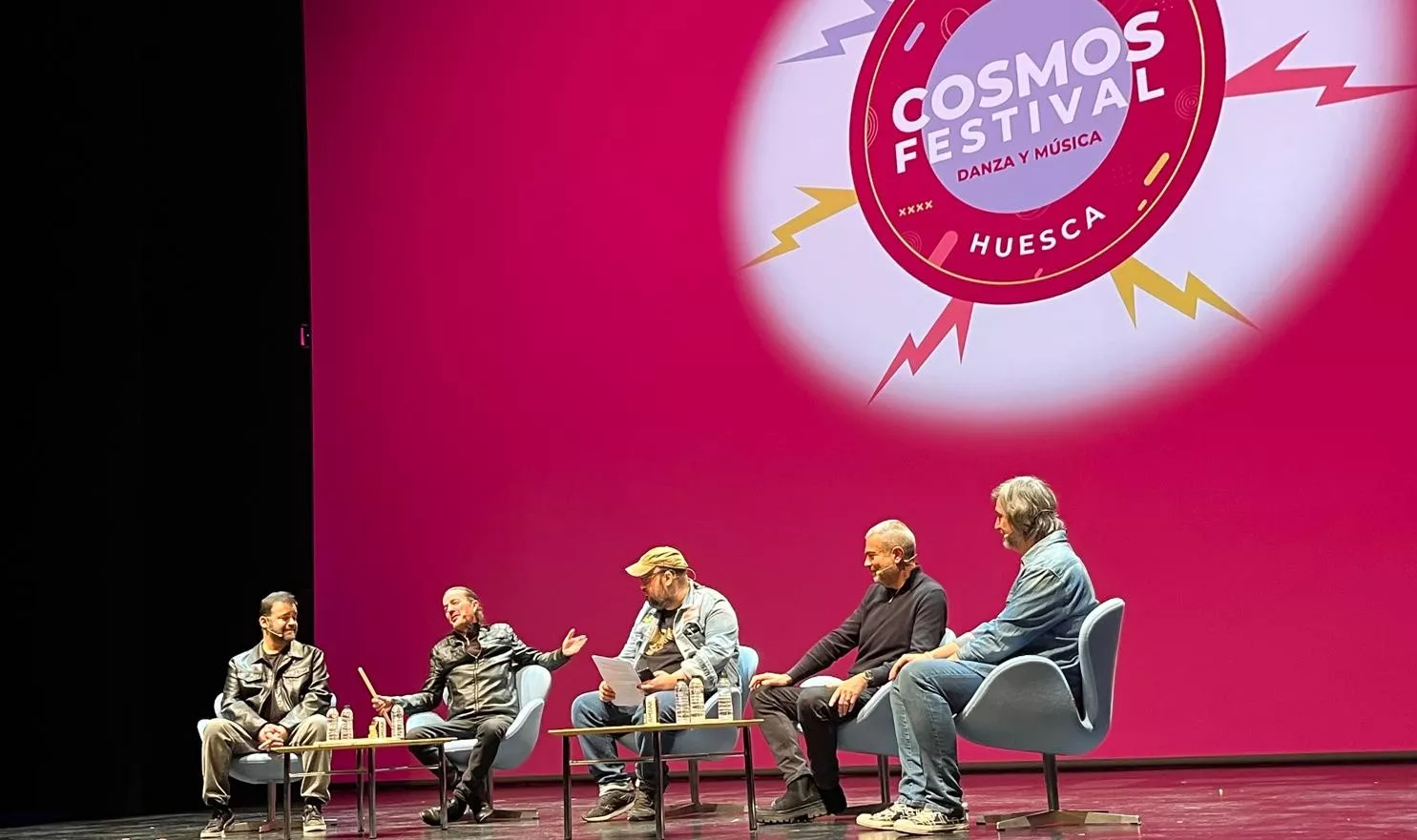 Mesa redonda sobre la historia de Héroes del Silencio en el Cosmos Festival 2025. Foto Mercedes Manterola