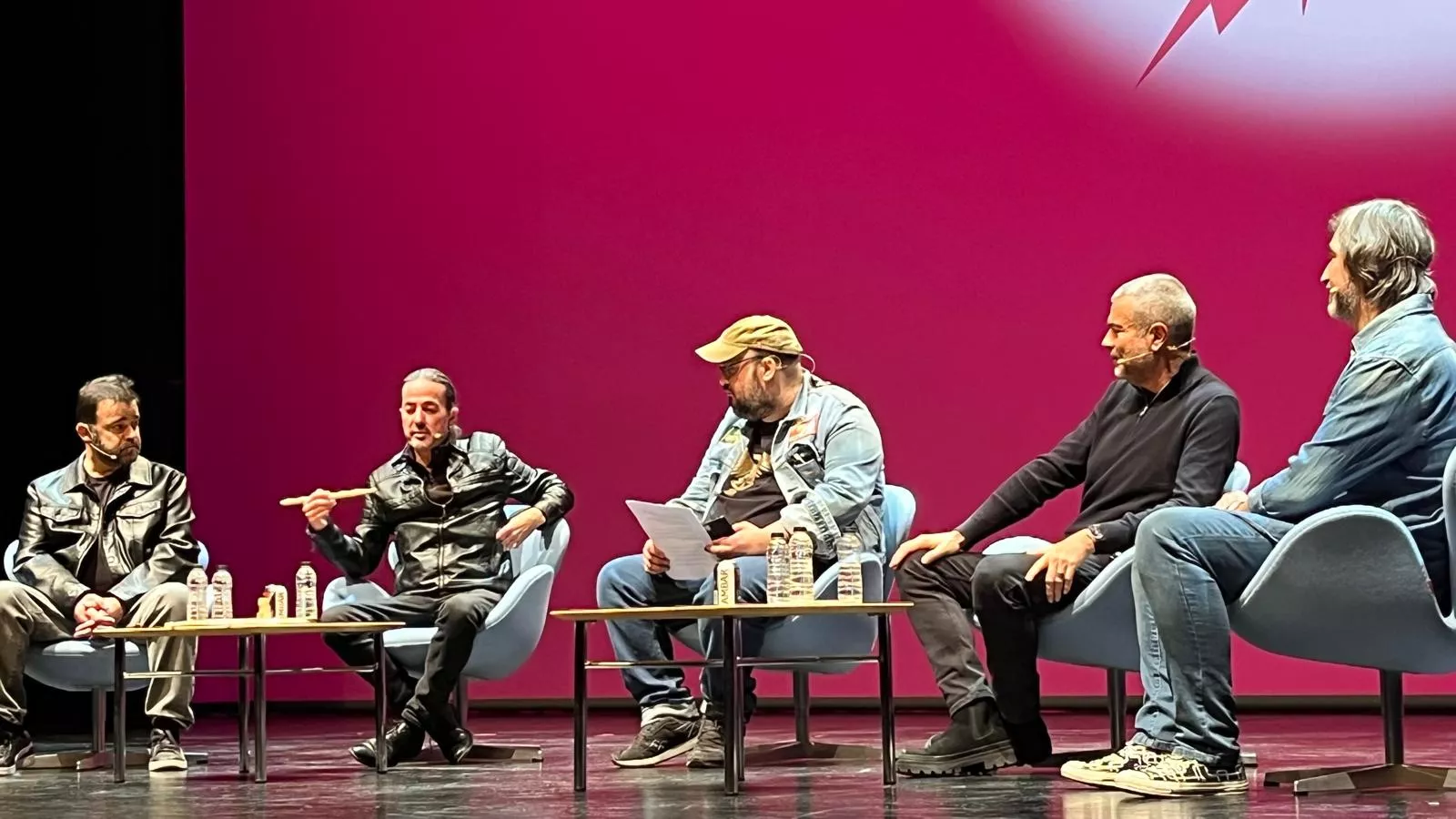 Mesa redonda sobre la historia de Héroes del Silencio en el Cosmos Festival 2025. Foto Mercedes Manterola
