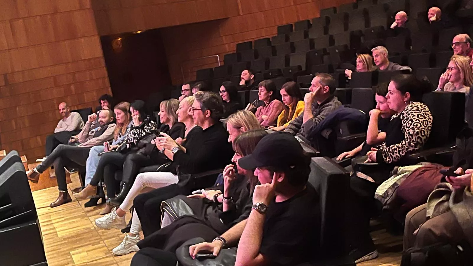 Mesa redonda sobre la historia de Héroes del Silencio en el Cosmos Festival 2025. Foto Mercedes Manterola
