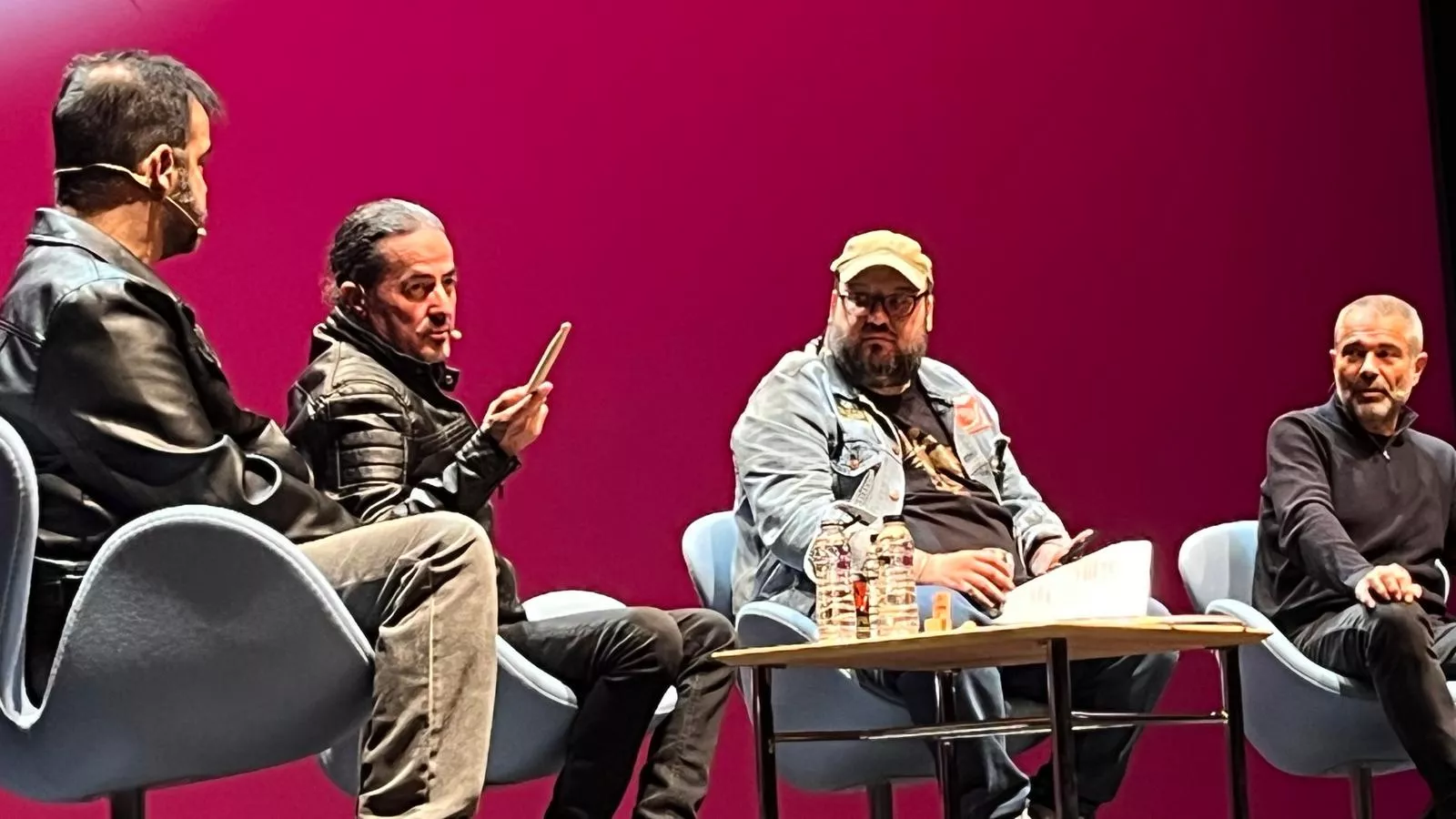 Mesa redonda sobre la historia de Héroes del Silencio en el Cosmos Festival 2025. Foto Mercedes Manterola