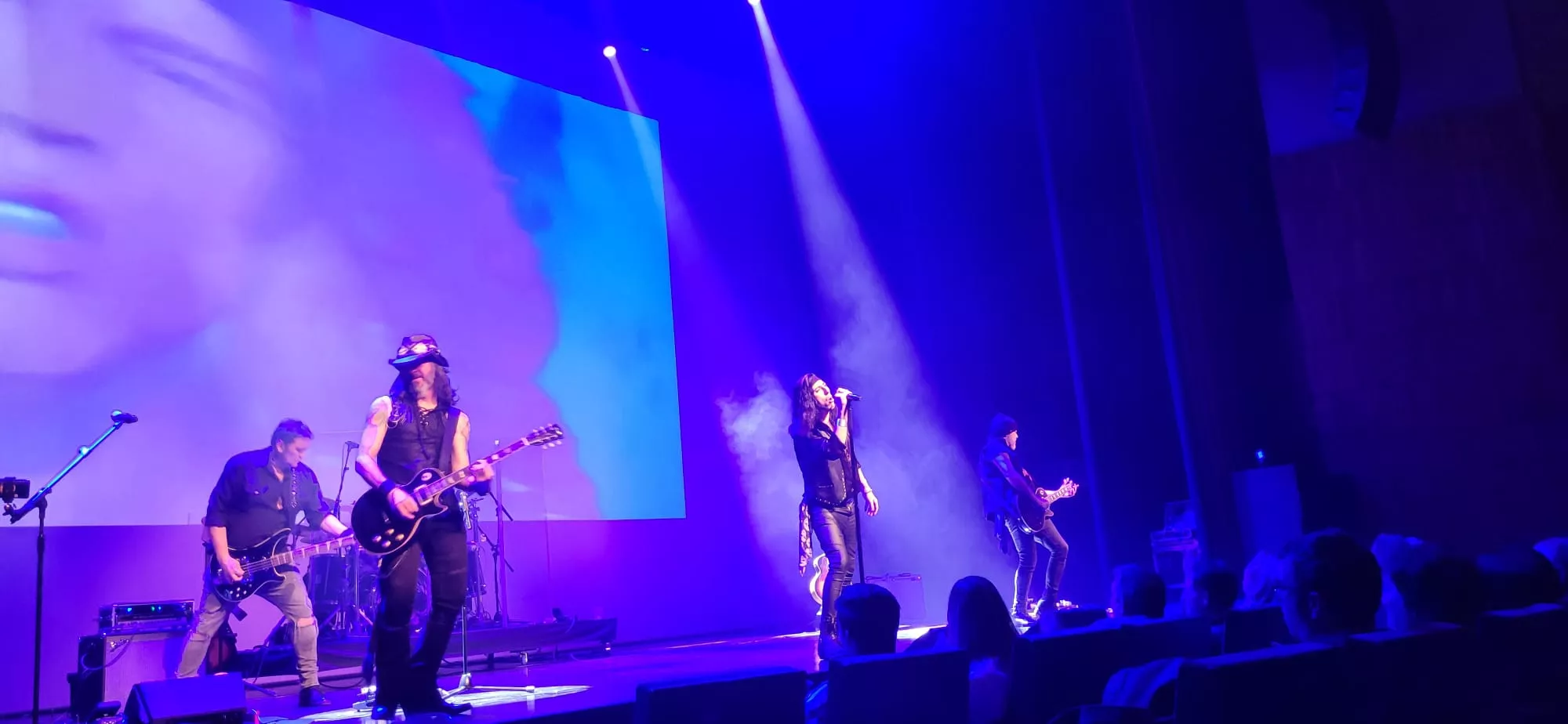 Concierto homenaje a Héroes del Silencio de la Banda Tributo Derivas. Foto Mercedes Manterola