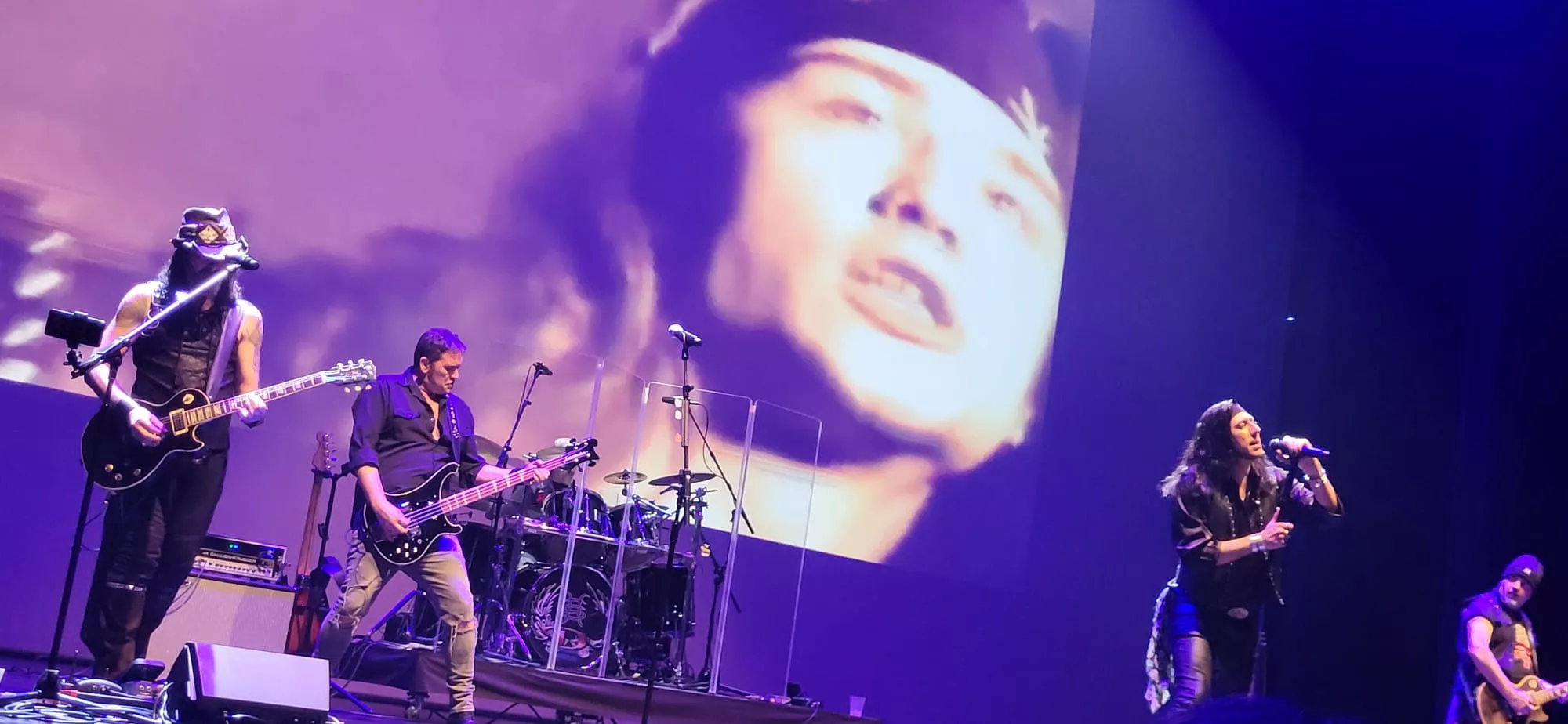 Concierto homenaje a Héroes del Silencio de la Banda Tributo Derivas. Foto Mercedes Manterola