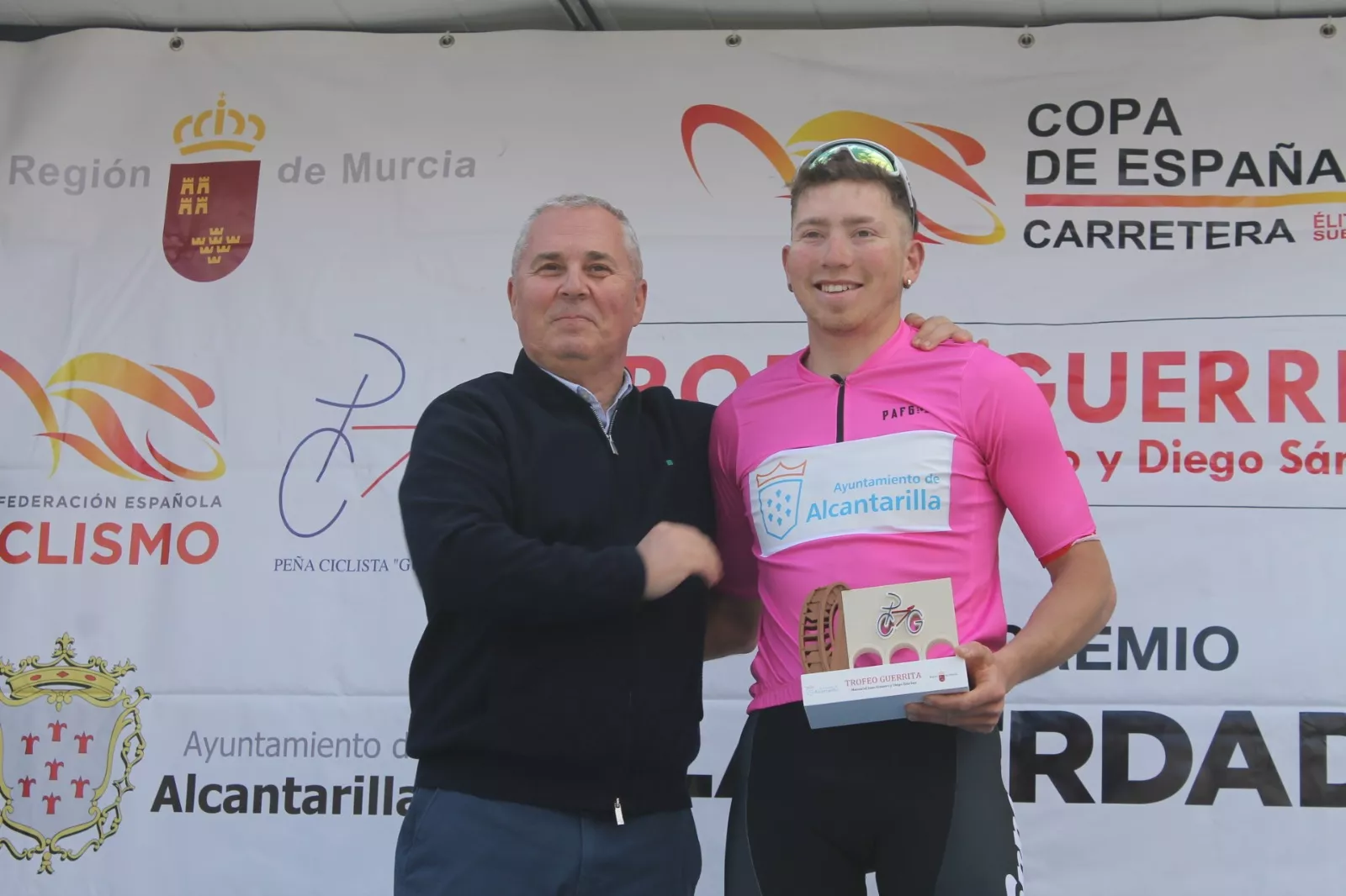 Joel Morales en el podio.