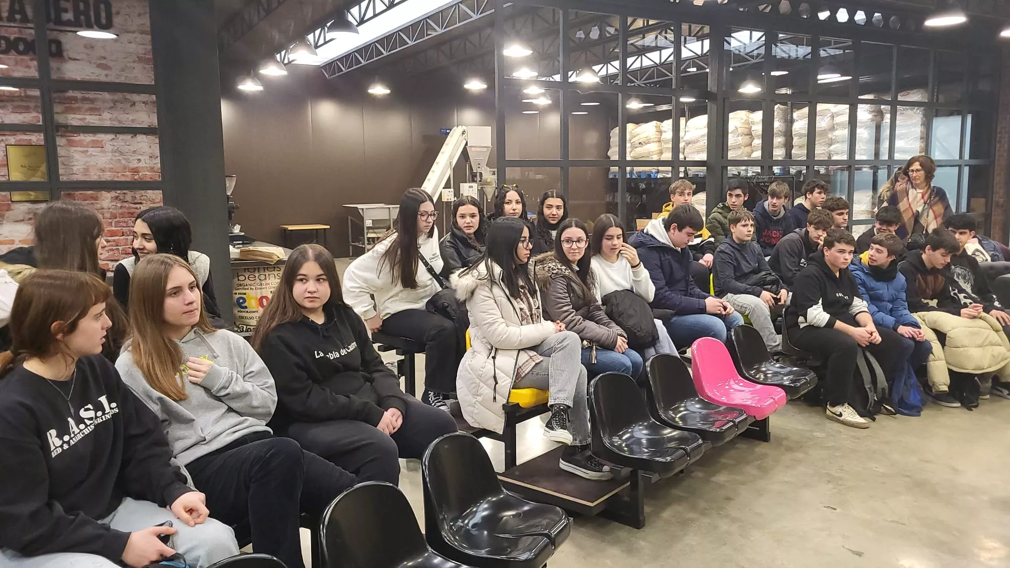 Visita a Eboca de alumnos de Graus dentro del programa Xcelence